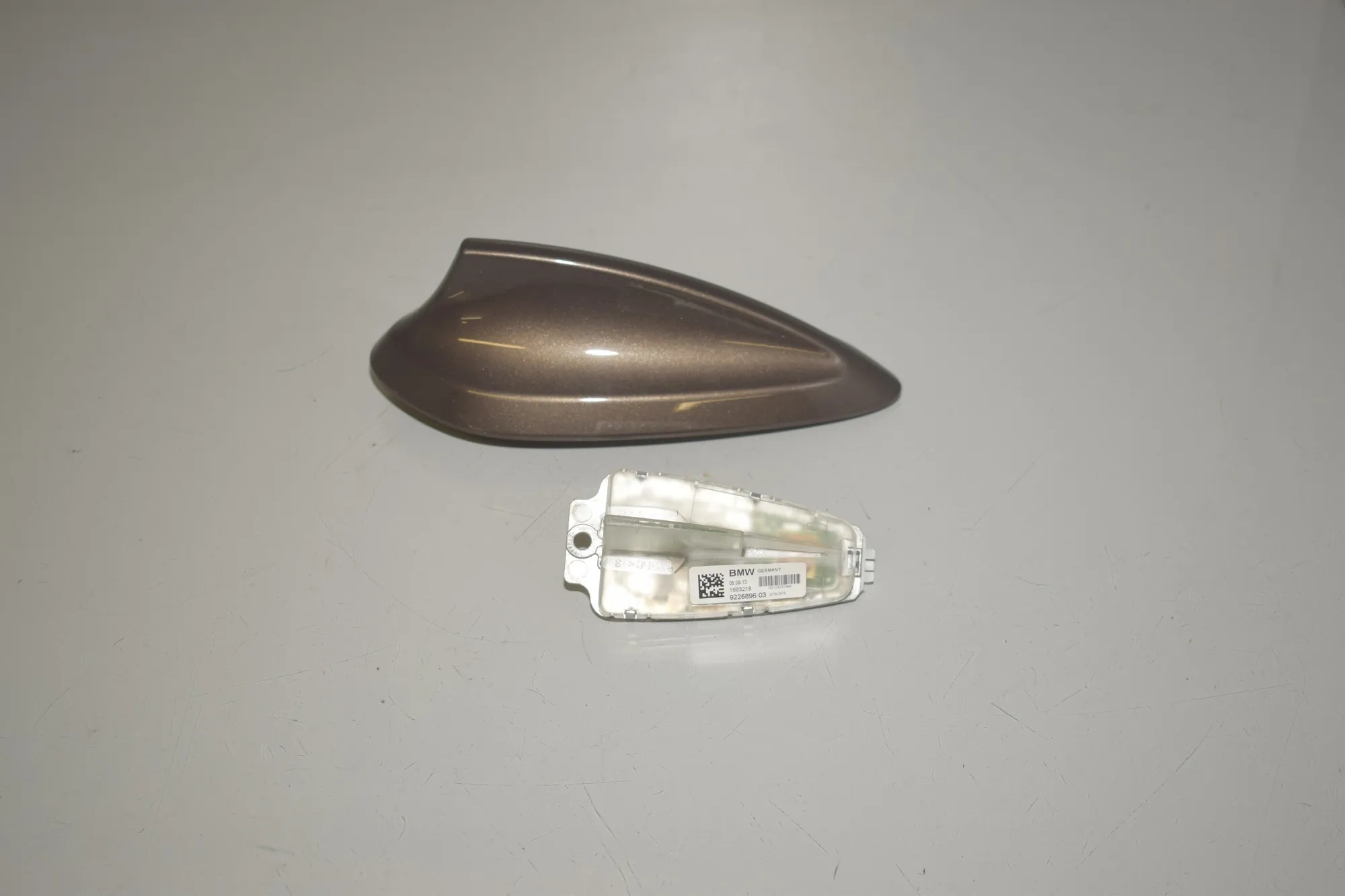 Antenna Trim – OEM 9253666 · BMW 3 (F30, F80) 318 d 2013 – 2
