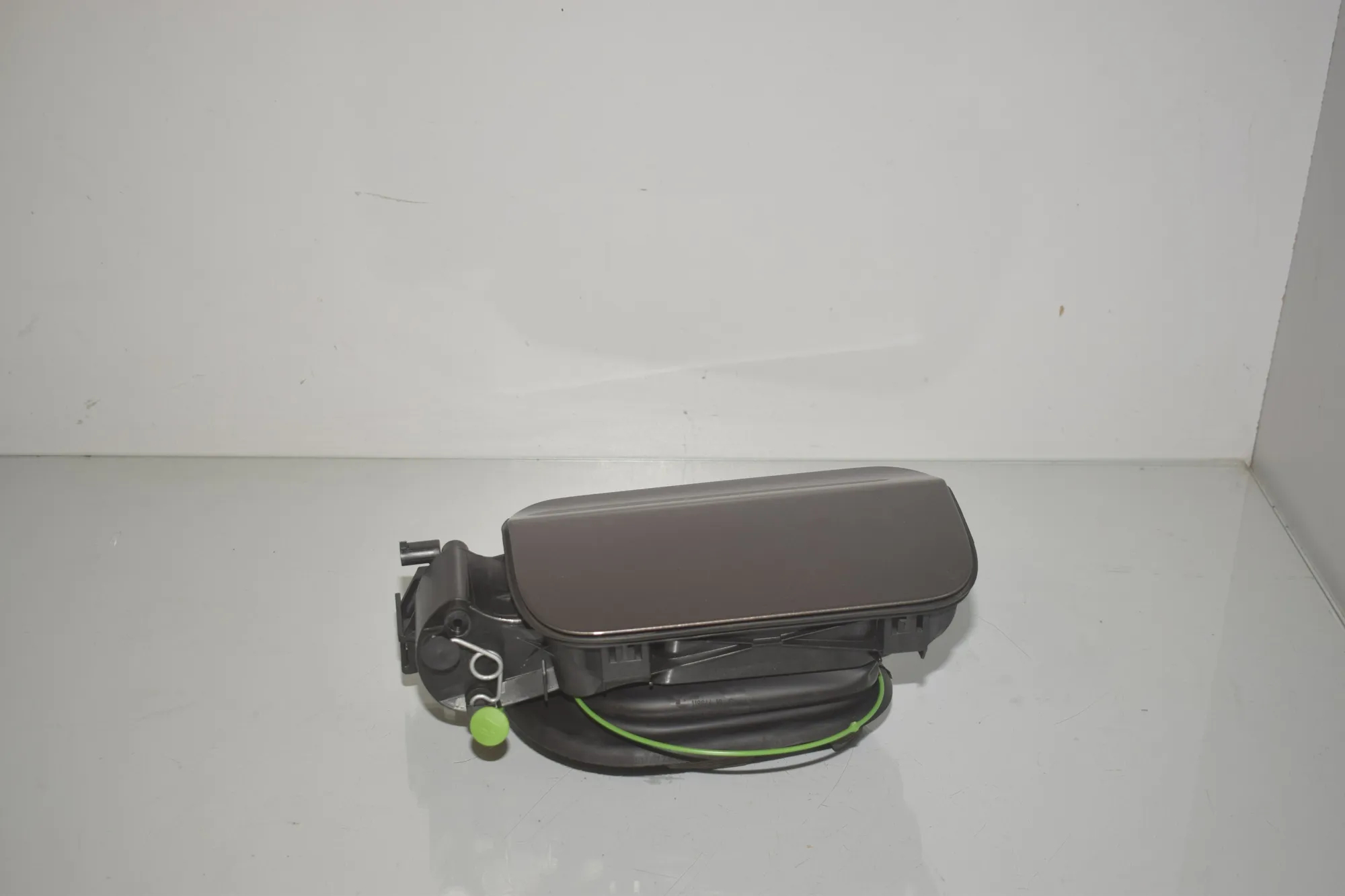Fuel Tank Flap Cap – OEM 7238100 · BMW 3 (F30, F80) 318 d 2013