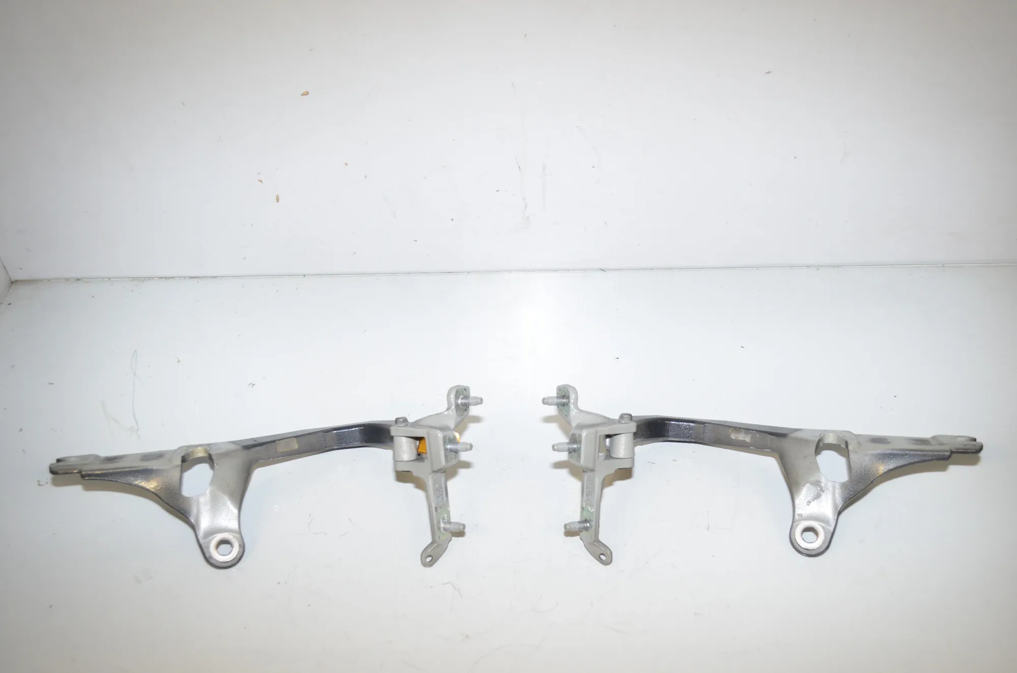 Left Side Bootlid Hinge – OEM 7295643 · BMW 3 Gran Turismo (F34) 320 d xDrive 2013 – 4