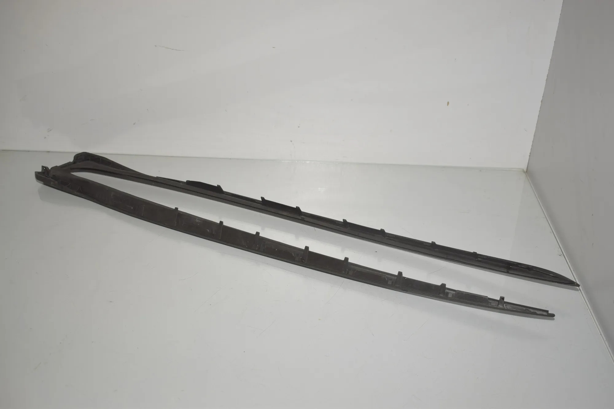 Front Windshield Trim – OEM 7285948 · BMW 3 Gran Turismo (F34) 320 d xDrive 2013 – 4