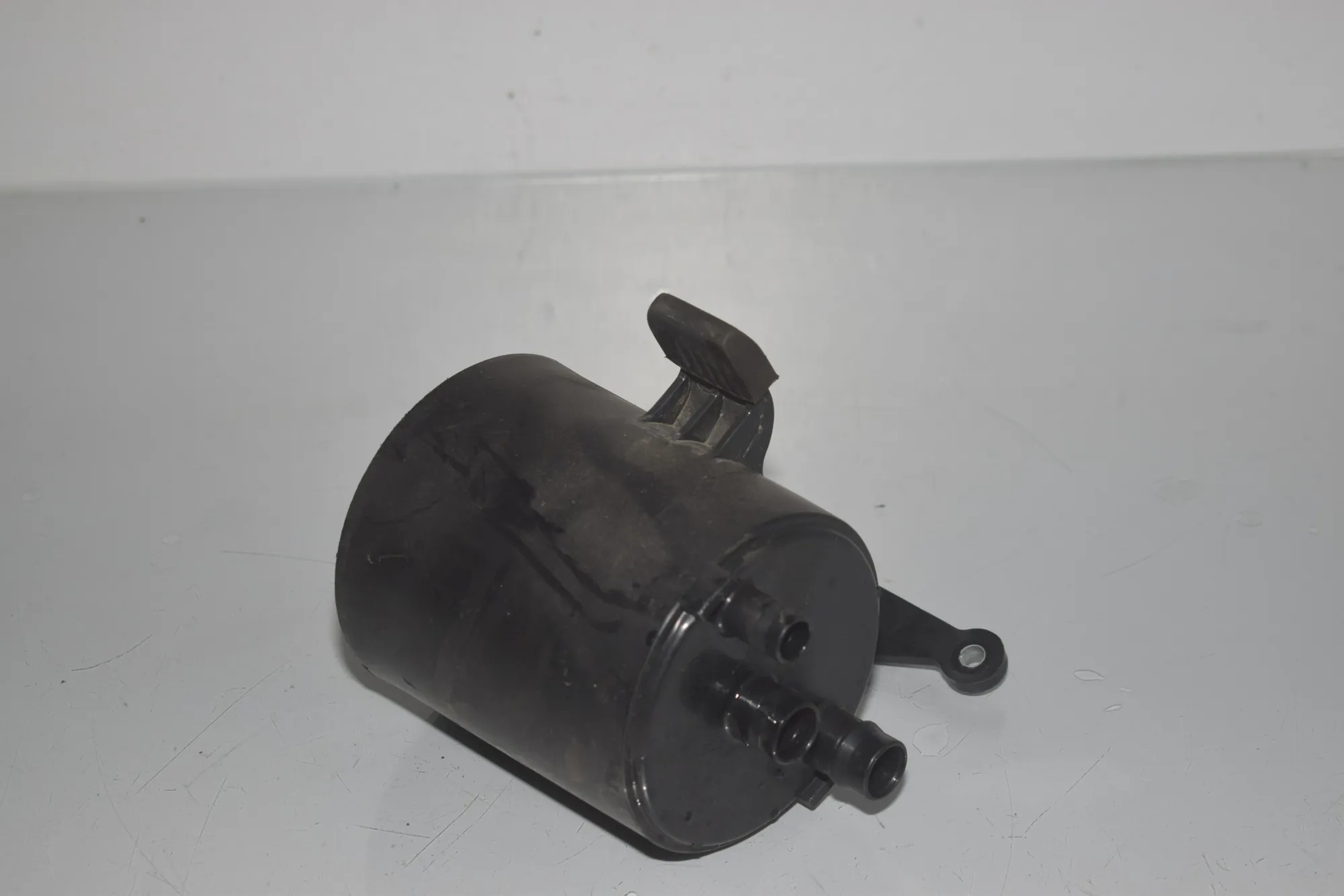 Charcoal Container Filter – OEM 6764046 · BMW X1 (E84) sDrive 20 i 2013 – 4