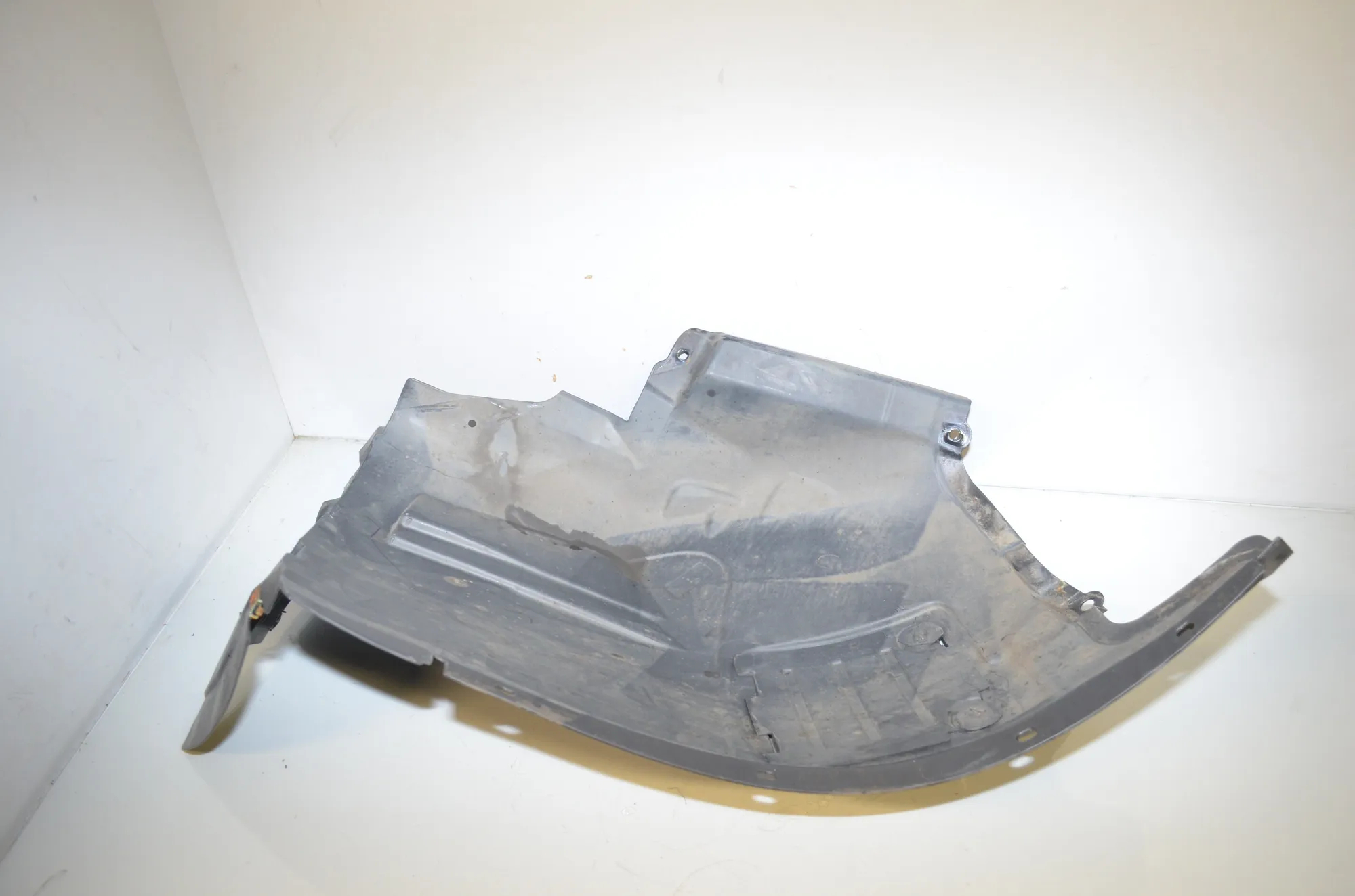 Front Right Arch Liner Front Part – OEM 2990820 · BMW X1 (E84) sDrive 20 i 2013 – 2