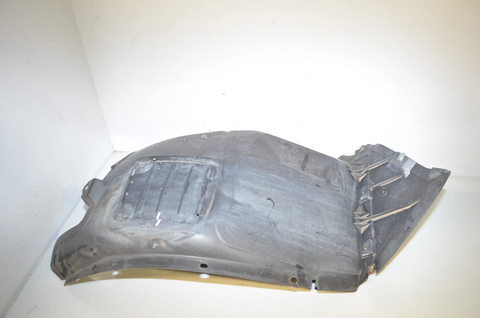 Front Right Arch Liner Front Part – OEM 2990820 · BMW X1 (E84) sDrive 20 i 2013 – 4