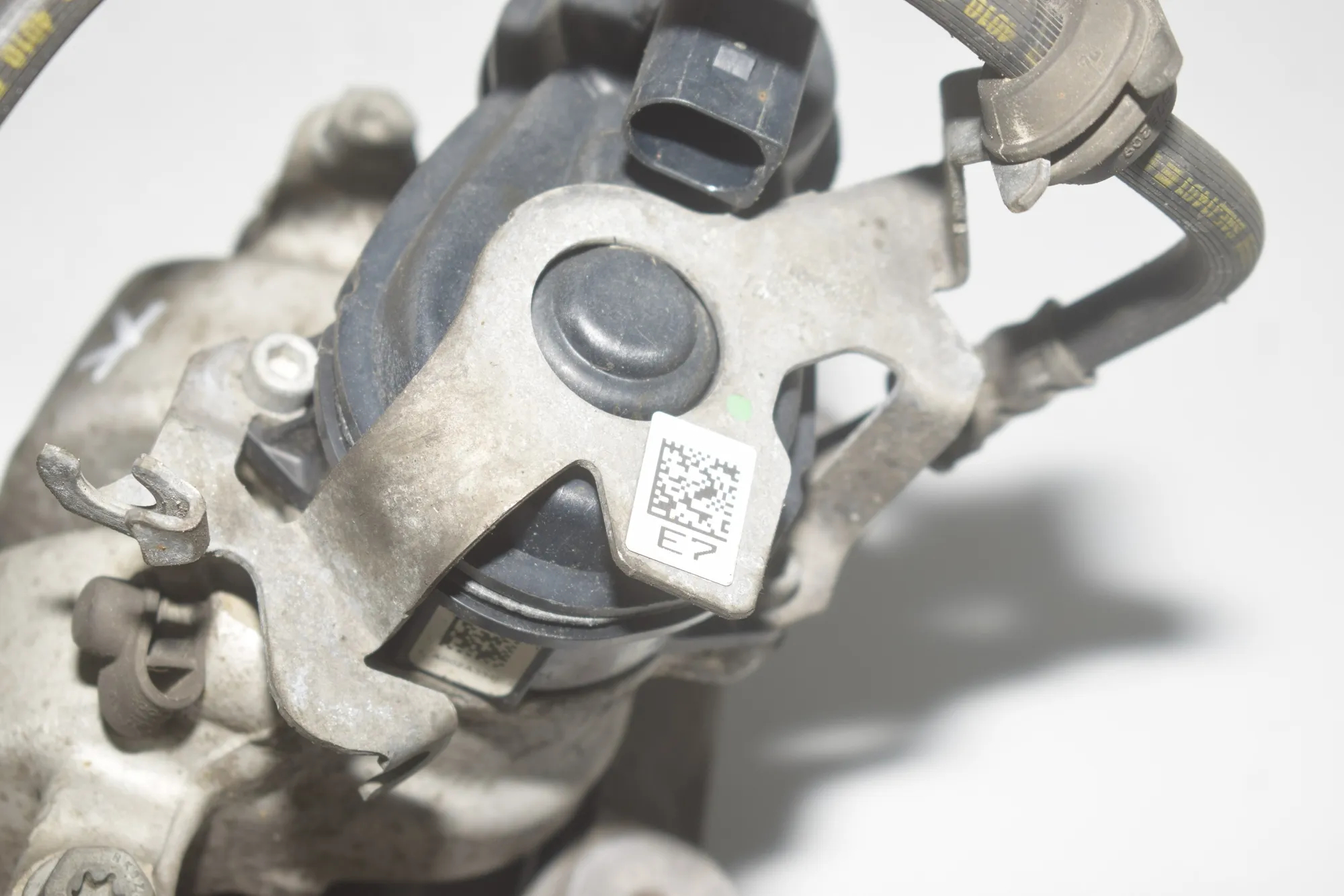 Rear Left Brake Caliper – OEM 6887385 · BMW X3 (G01, F97) (2017 - -) xDrive 30 e Plug-in-Hybrid 2022 – 3
