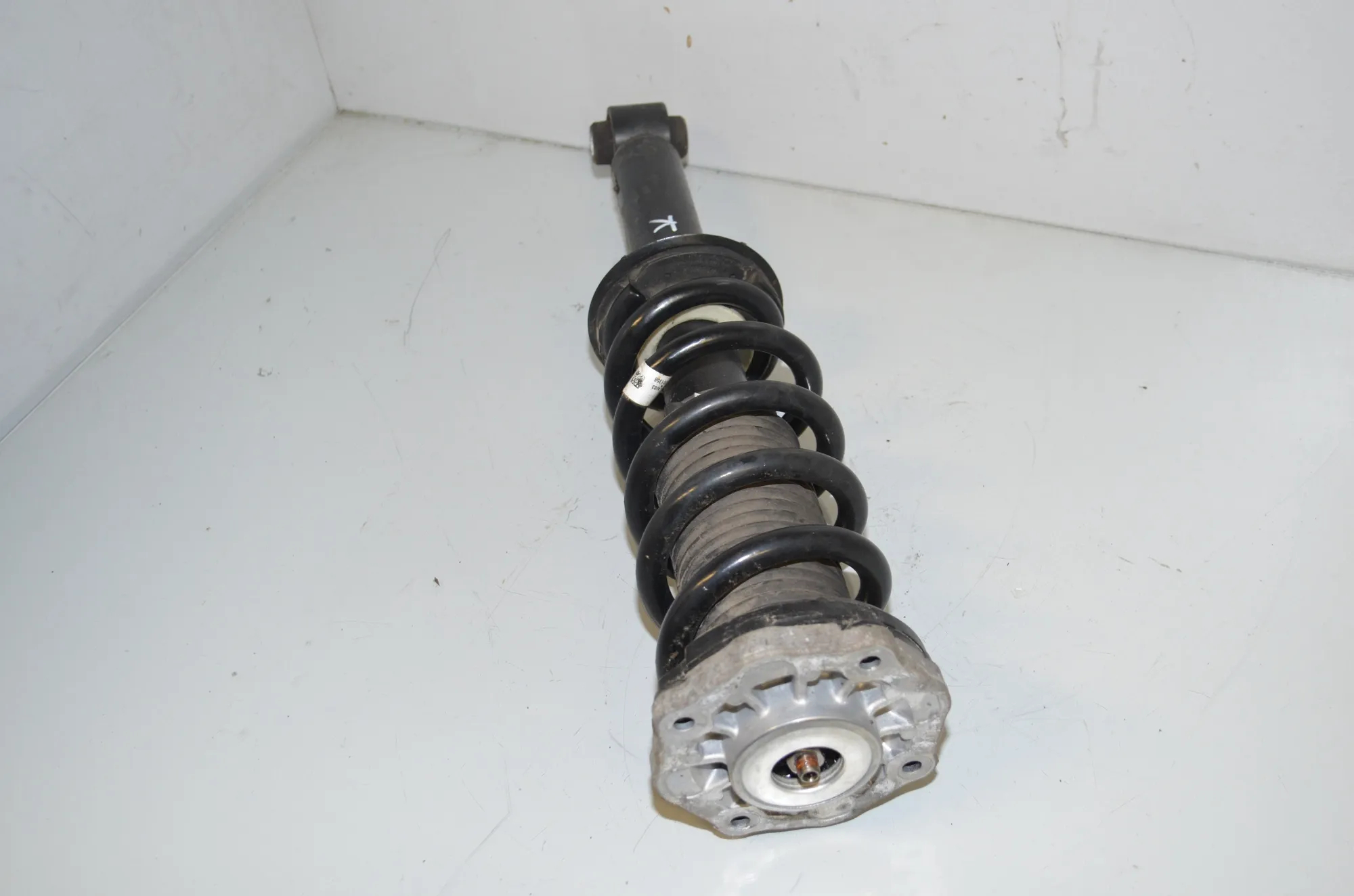 Rear Left Shock Absorber – OEM 6871805 · BMW X3 (G01, F97) (2017 - -) xDrive 30 e Plug-in-Hybrid 2022 – 3