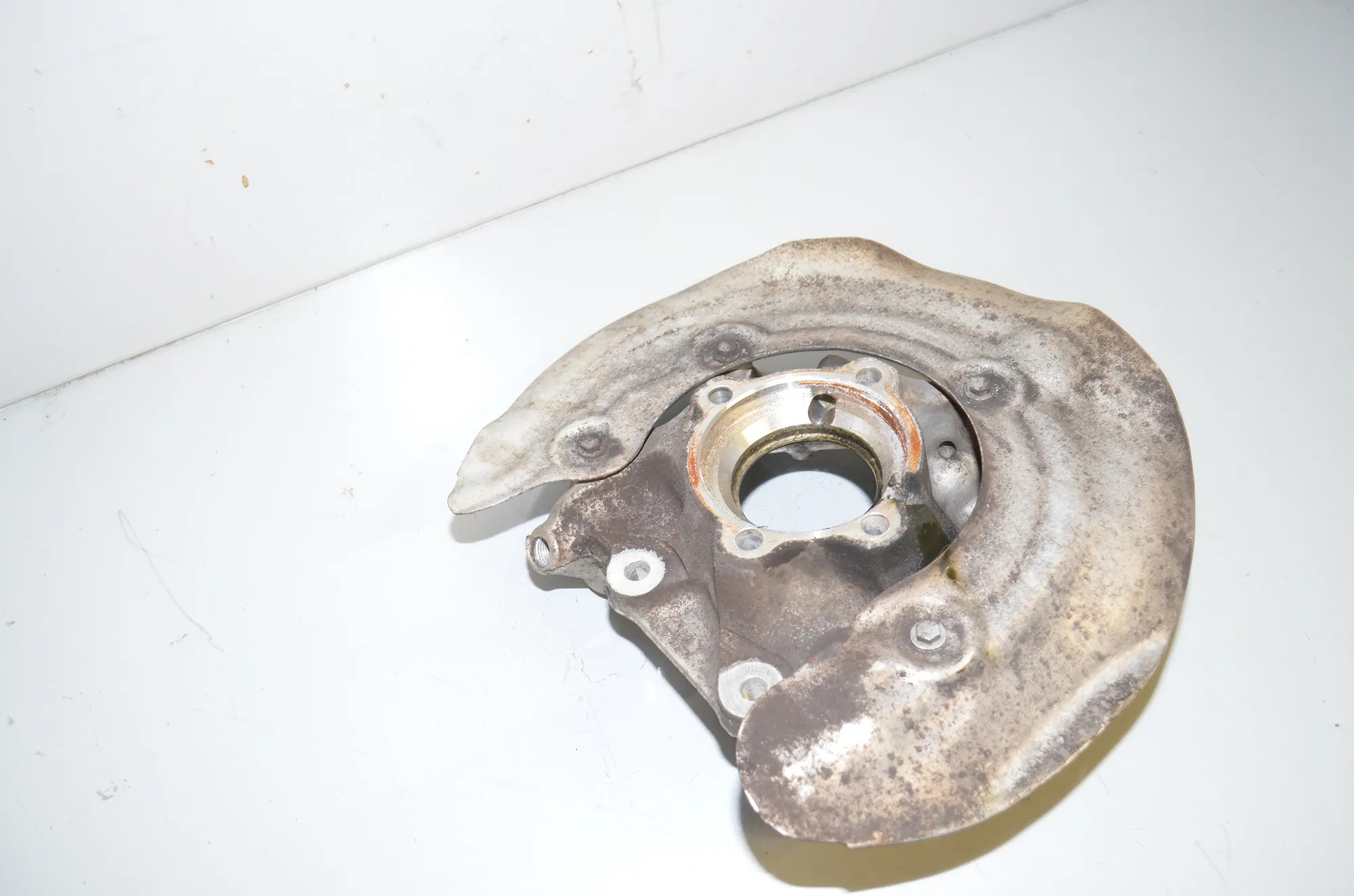 Rear Left Wheel Hub Spindle – OEM 6871027 · BMW X3 (G01, F97) (2017 - -) xDrive 30 e Plug-in-Hybrid 2022 – 3