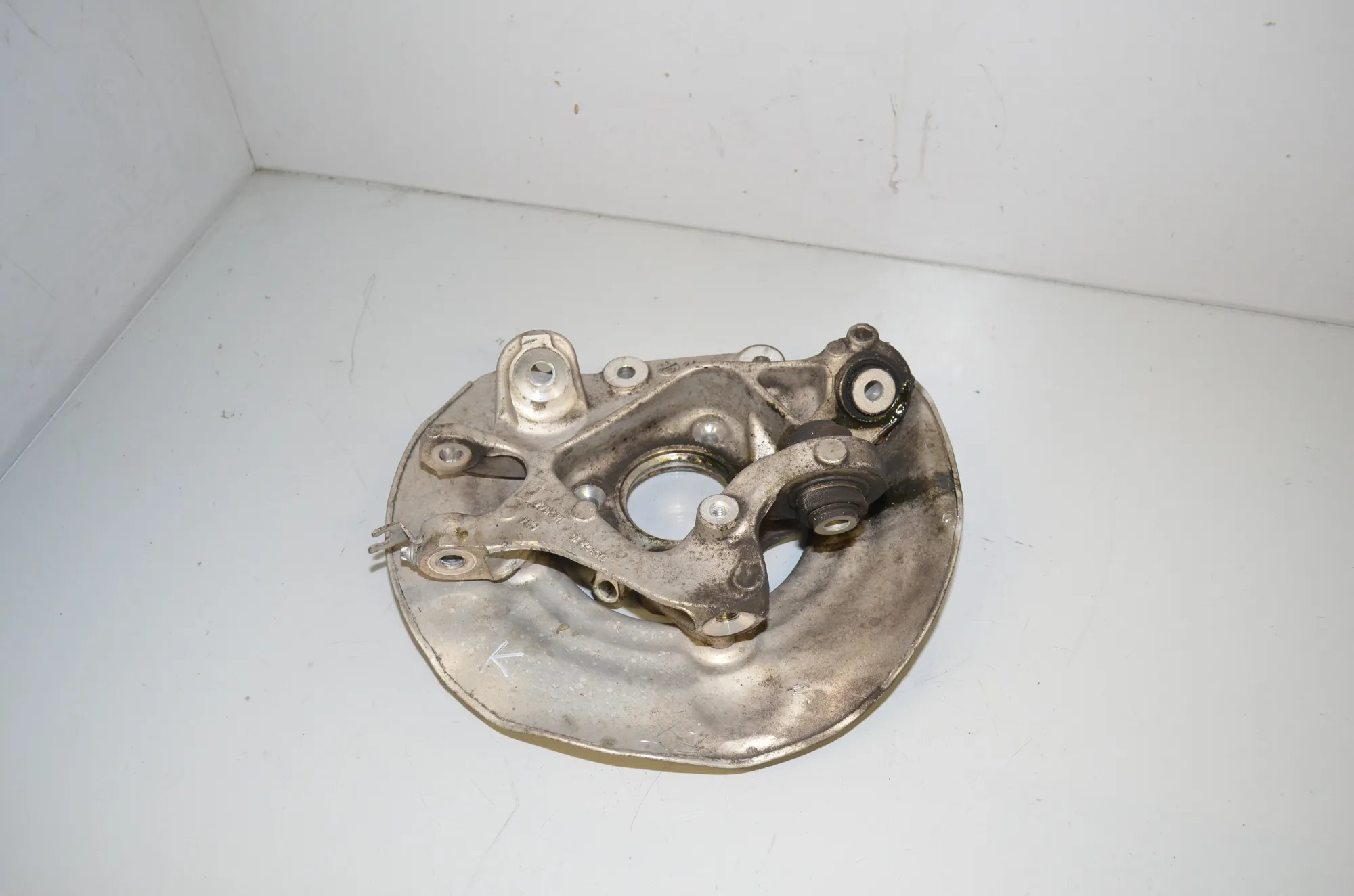 Rear Left Wheel Hub Spindle – OEM 6871027 · BMW X3 (G01, F97) (2017 - -) xDrive 30 e Plug-in-Hybrid 2022 – 2