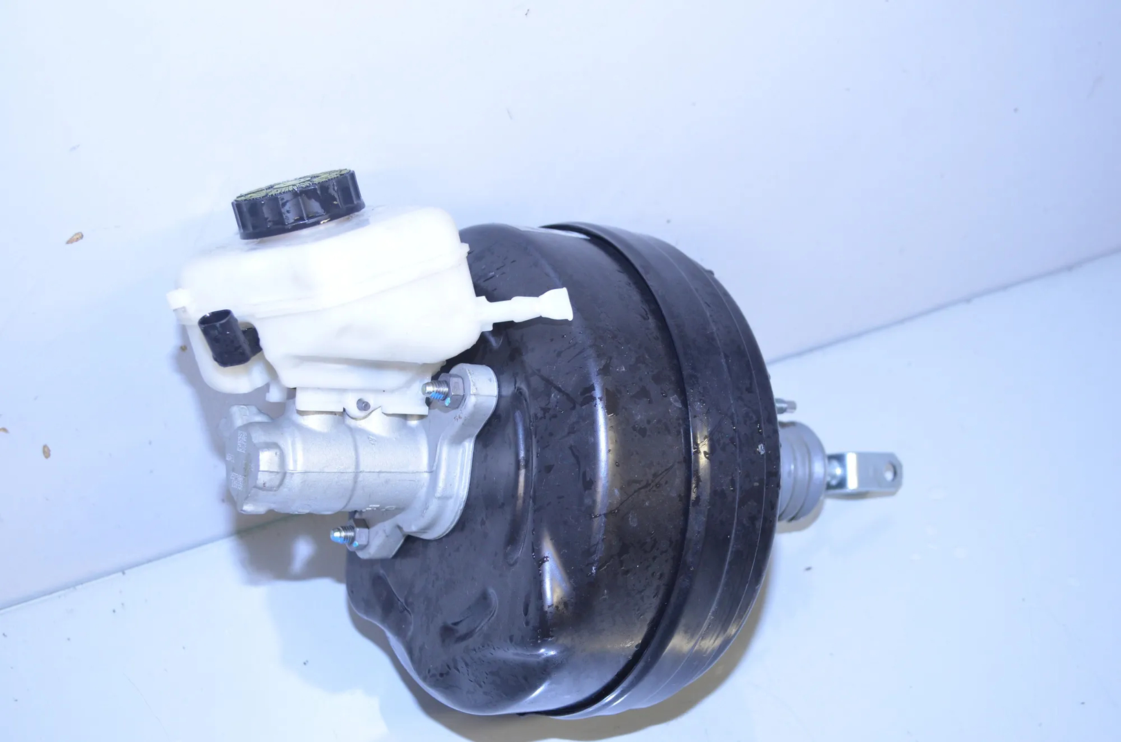 Brake Servo Booster – OEM 6798418 · BMW 3 (F30, F80) 318 d 2013