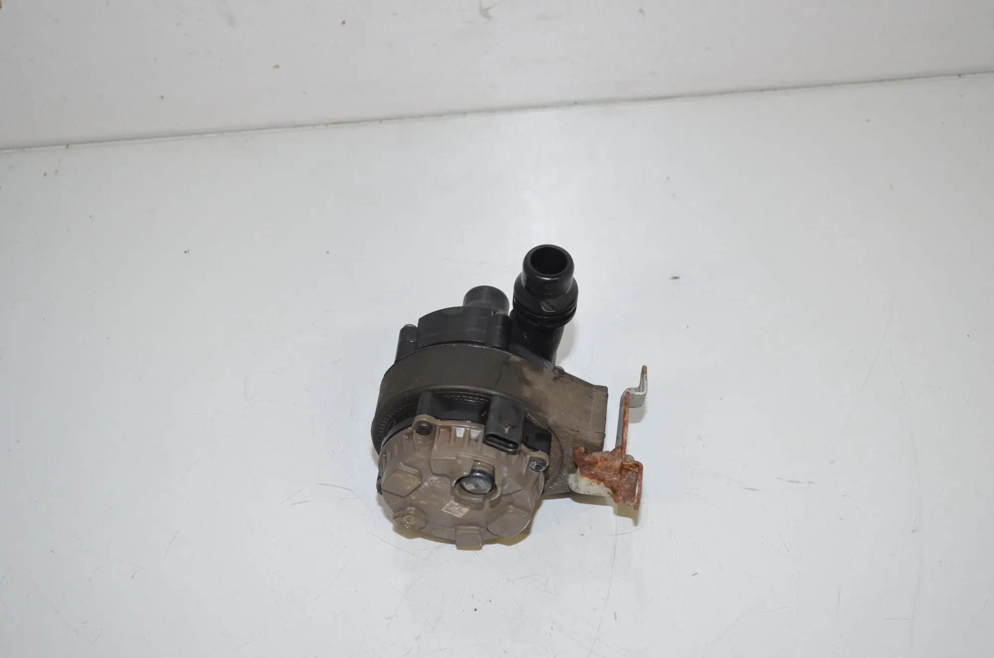 Auxiliary Water Pump – OEM 8600285 · BMW i3 (I01) Electric 2019 – 4