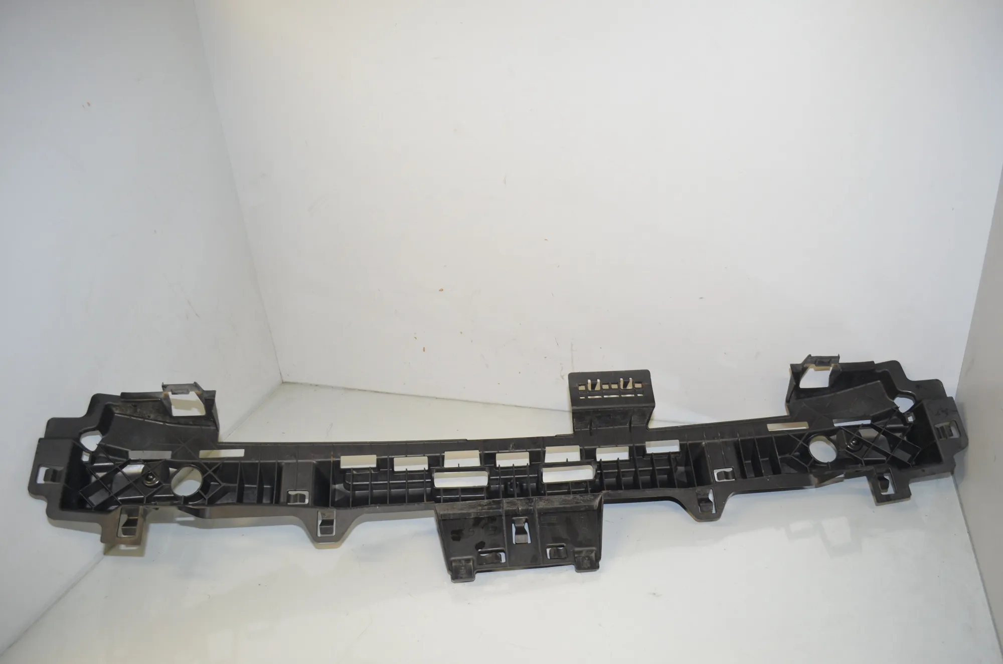 Rear Bumper Middle Bracket – OEM 7462344 · BMW i3 (I01) Electric 2019 – 3
