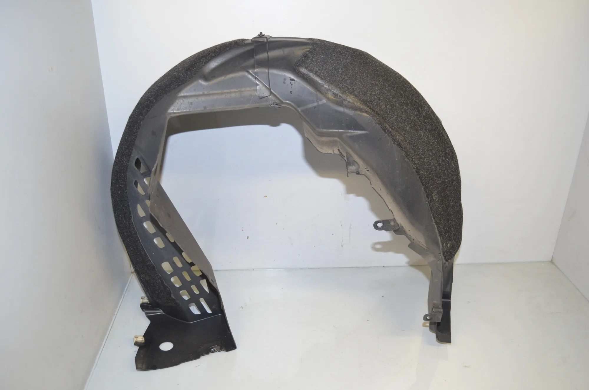 Rear Left Arch Liner – OEM 7394079 · BMW i3 (I01) Electric 2019 – 3