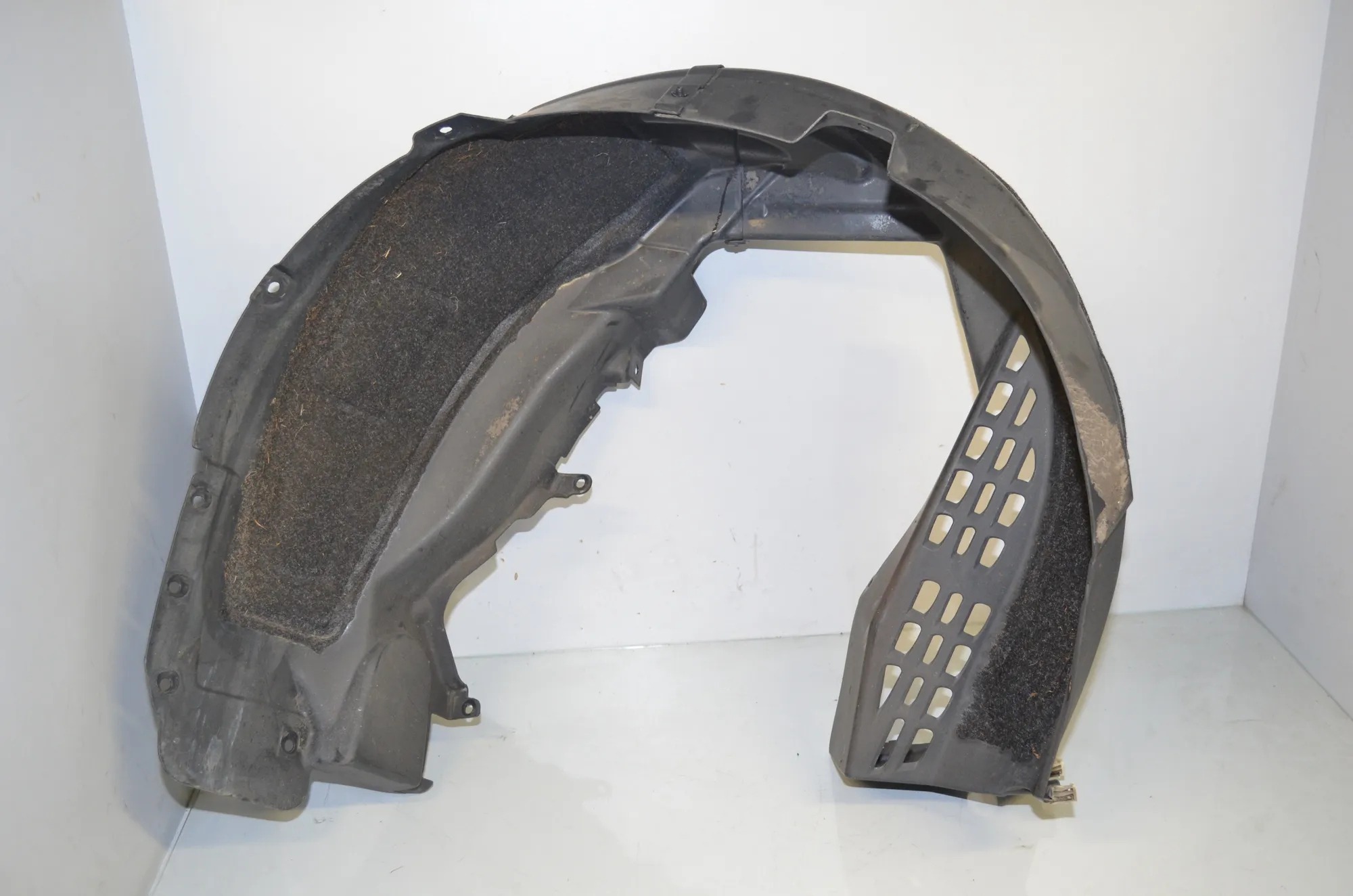Rear Left Arch Liner – OEM 7394079 · BMW i3 (I01) Electric 2019