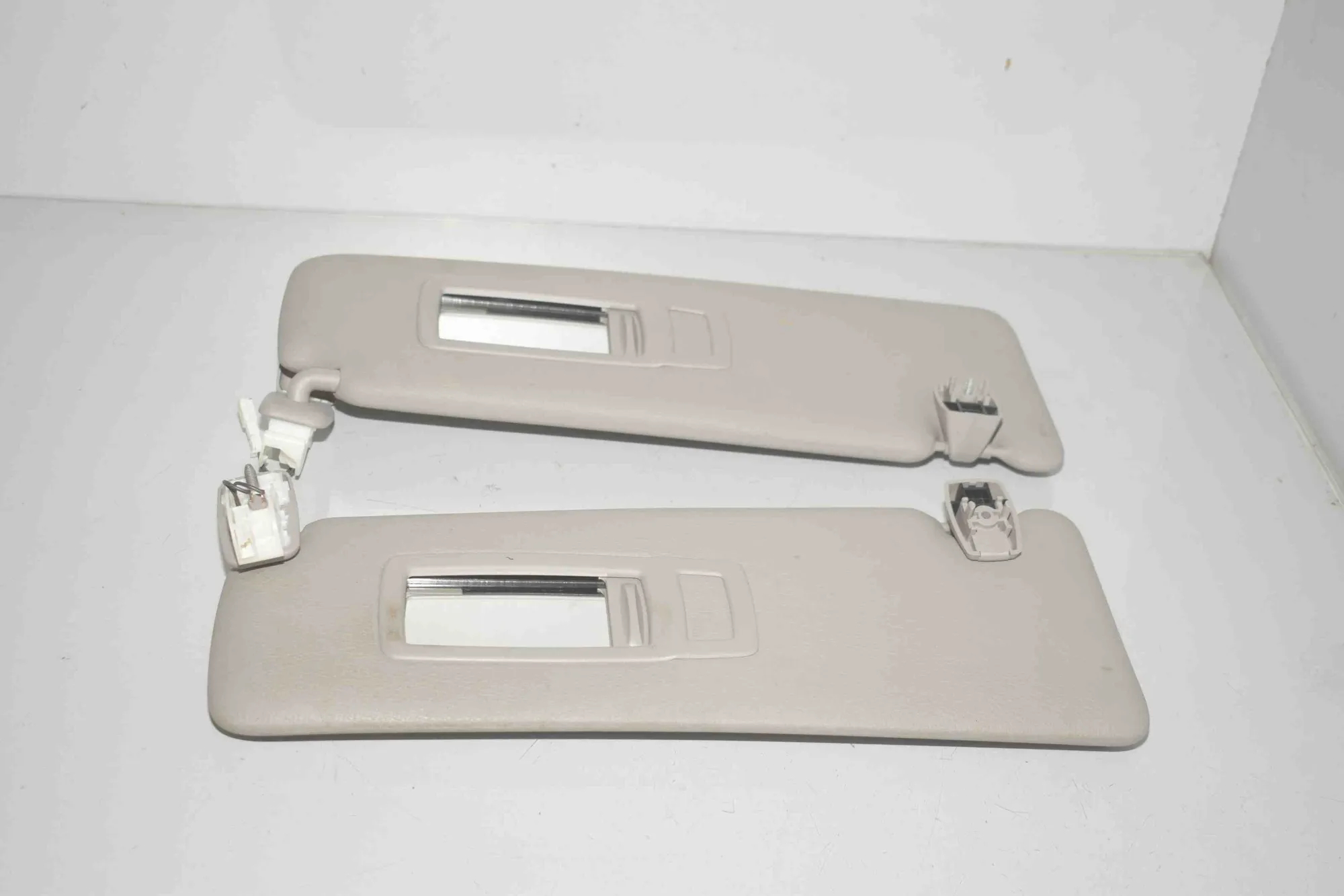 Left Side Sun Visor – OEM 7419305 · BMW 3 Gran Turismo (F34) 320 d xDrive 2013 – 4