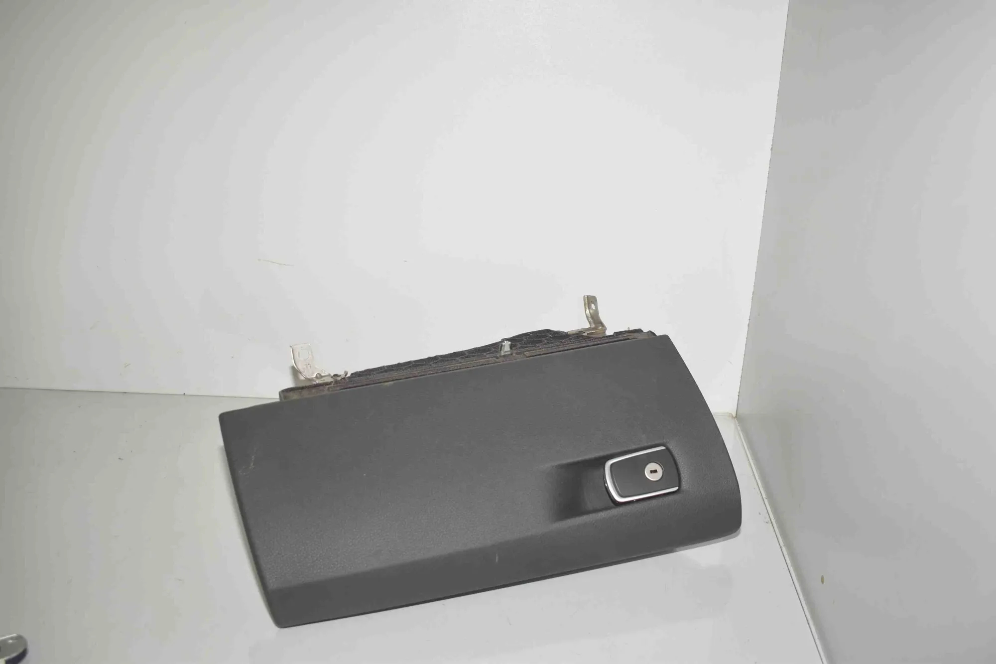 Glove Compartment – OEM 9239345 · BMW 3 Gran Turismo (F34) 320 d xDrive 2013 – 2