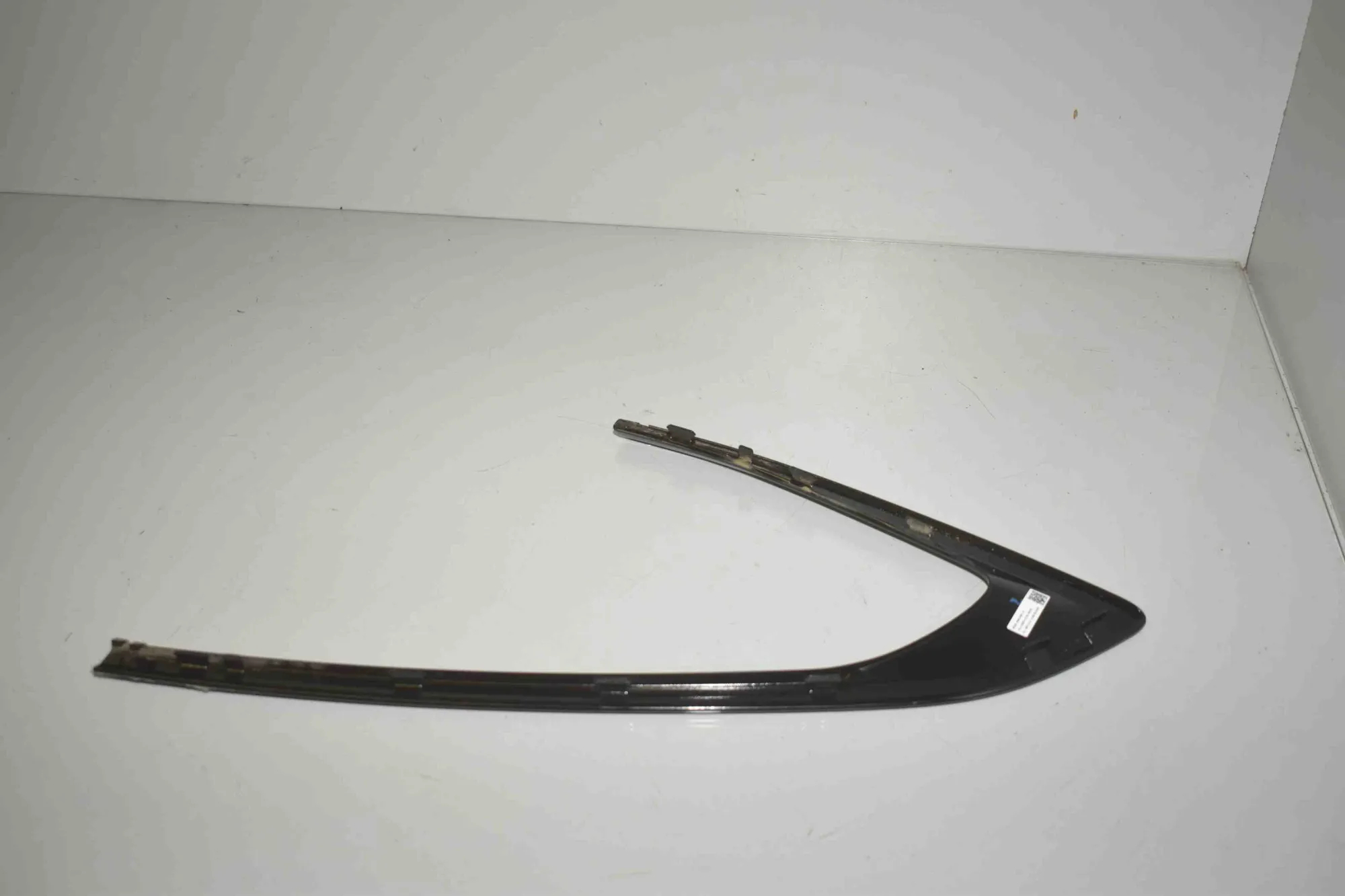 Rear Left Door Window Strip – OEM 5A5C0B3 · BMW i4 (G26) BMW i4 (G26) eDrive40 2024 – 2