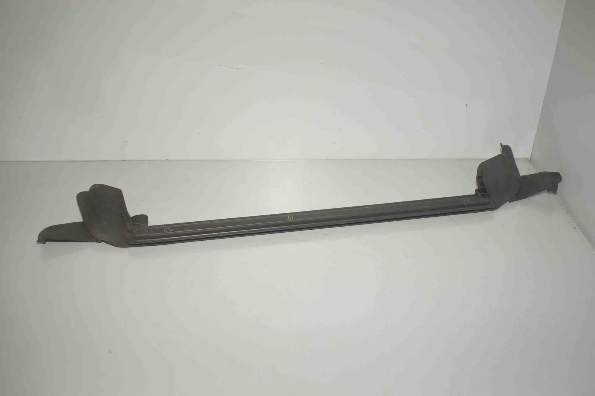 Front Right Door Rubber Seal – OEM 7482532 · BMW i4 (G26) BMW i4 (G26) eDrive40 2024 – 3