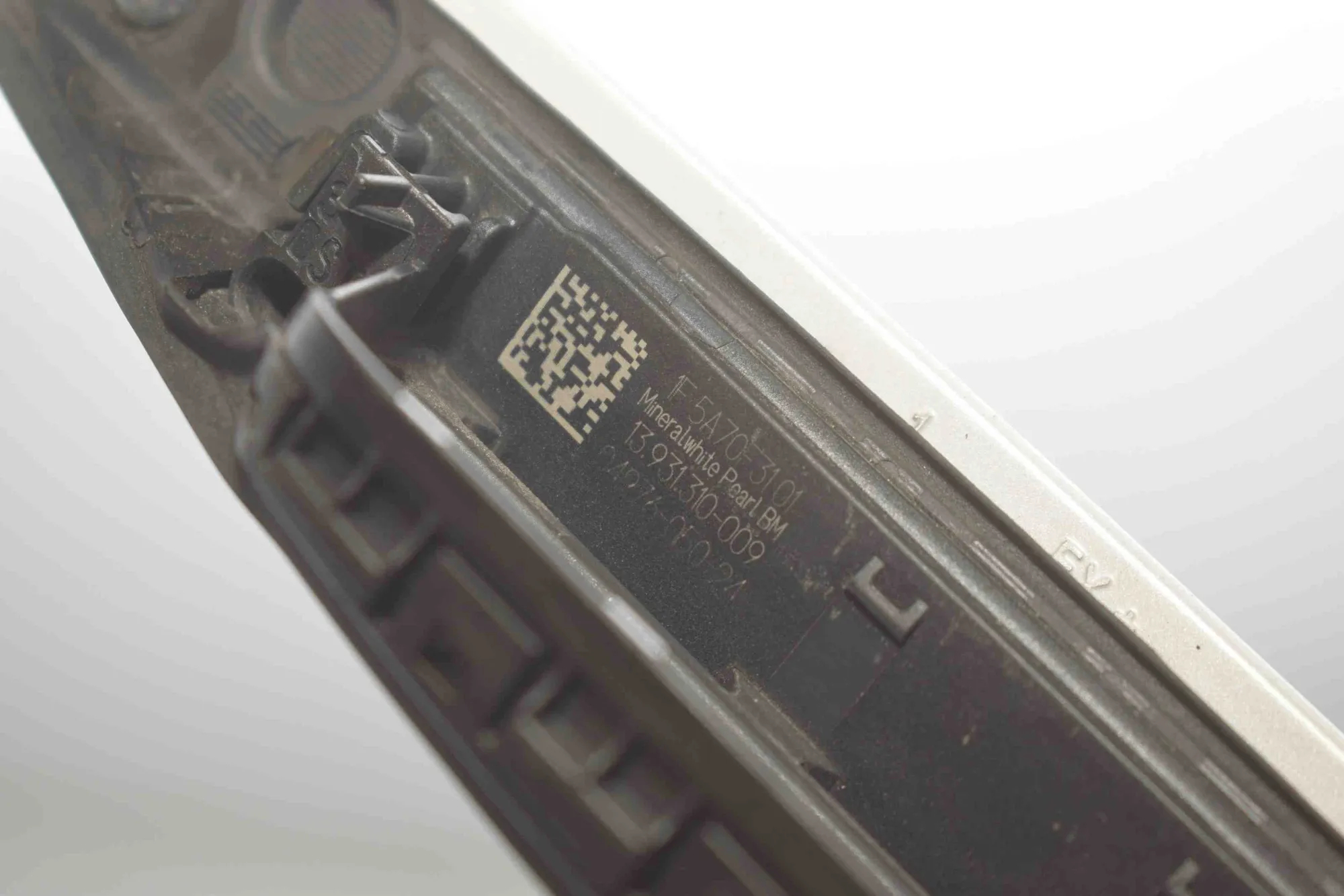 Front Left Door Exterior Handle – OEM 5A70F31 · BMW i4 (G26) BMW i4 (G26) eDrive40 2024 – 5