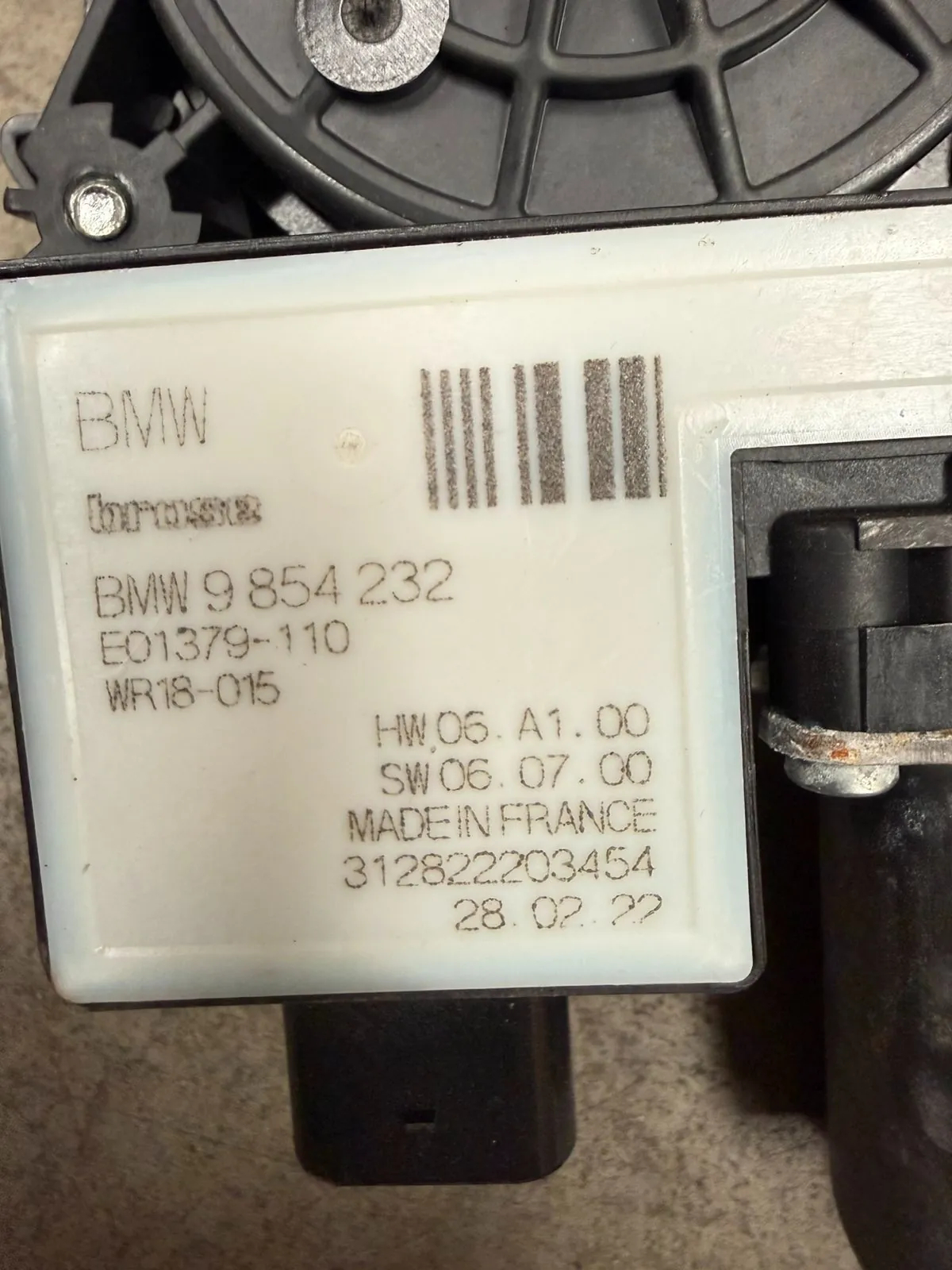 Rear Right Door Window Regulator – OEM 9854496 · BMW i4 (G26) BMW i4 (G26) eDrive35 2022 – 6