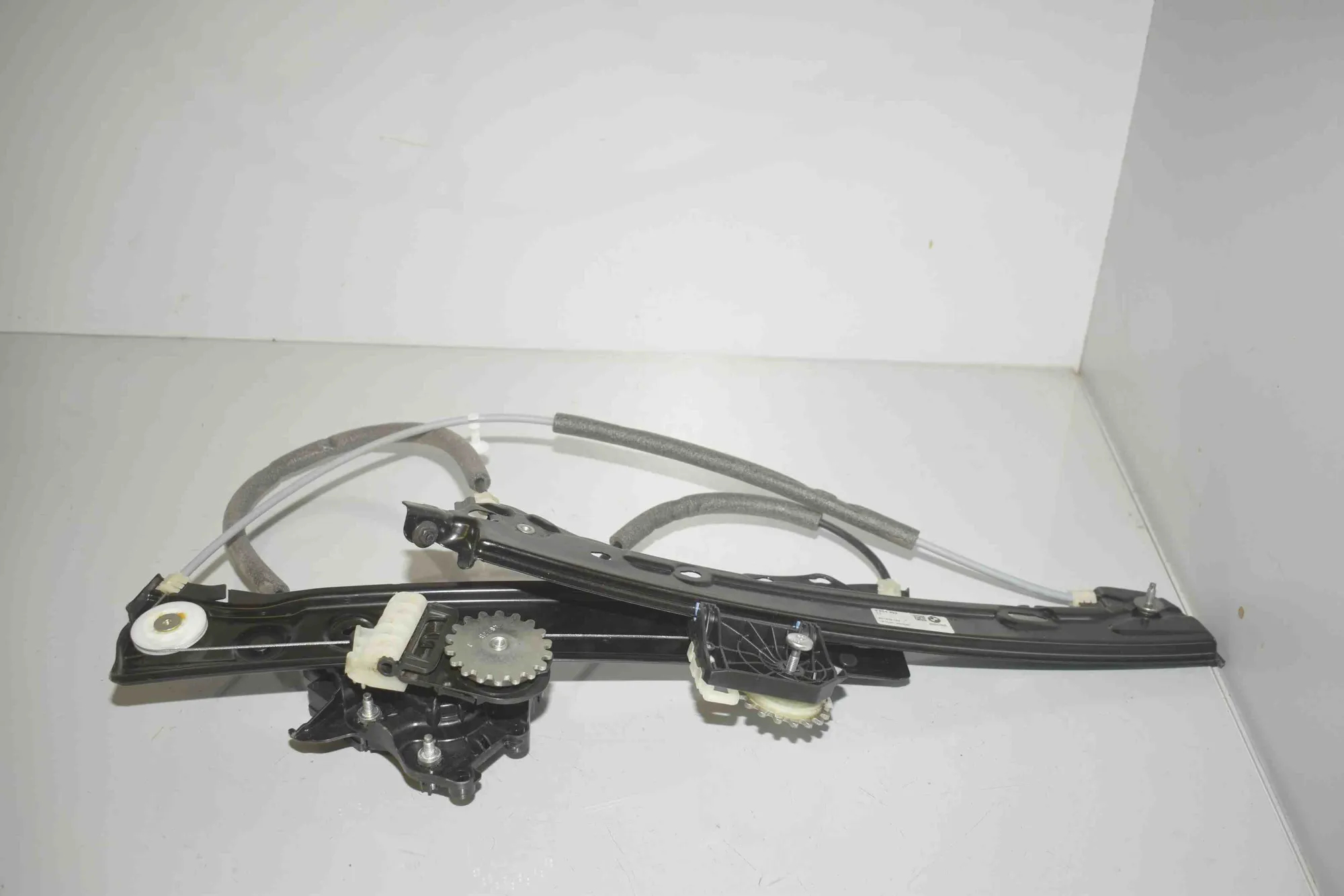 Front Right Door Window Regulator – OEM 9854492 · BMW i4 (G26) BMW i4 (G26) eDrive40 2024 – 3