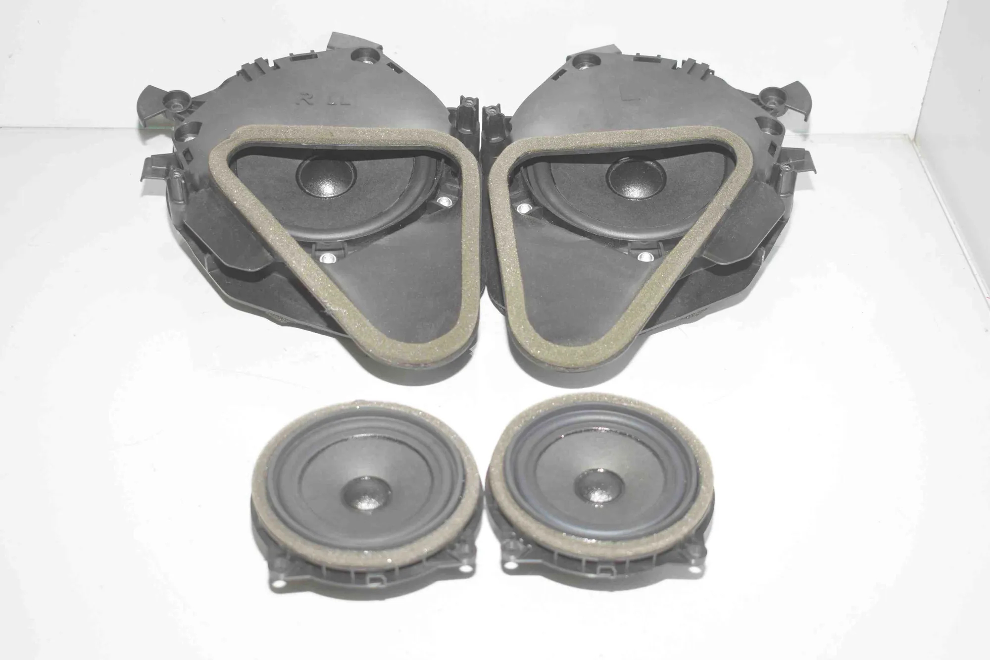 Front Left Door Speaker – OEM 9274700 · BMW i3 (I01) Electric 2019 – 3