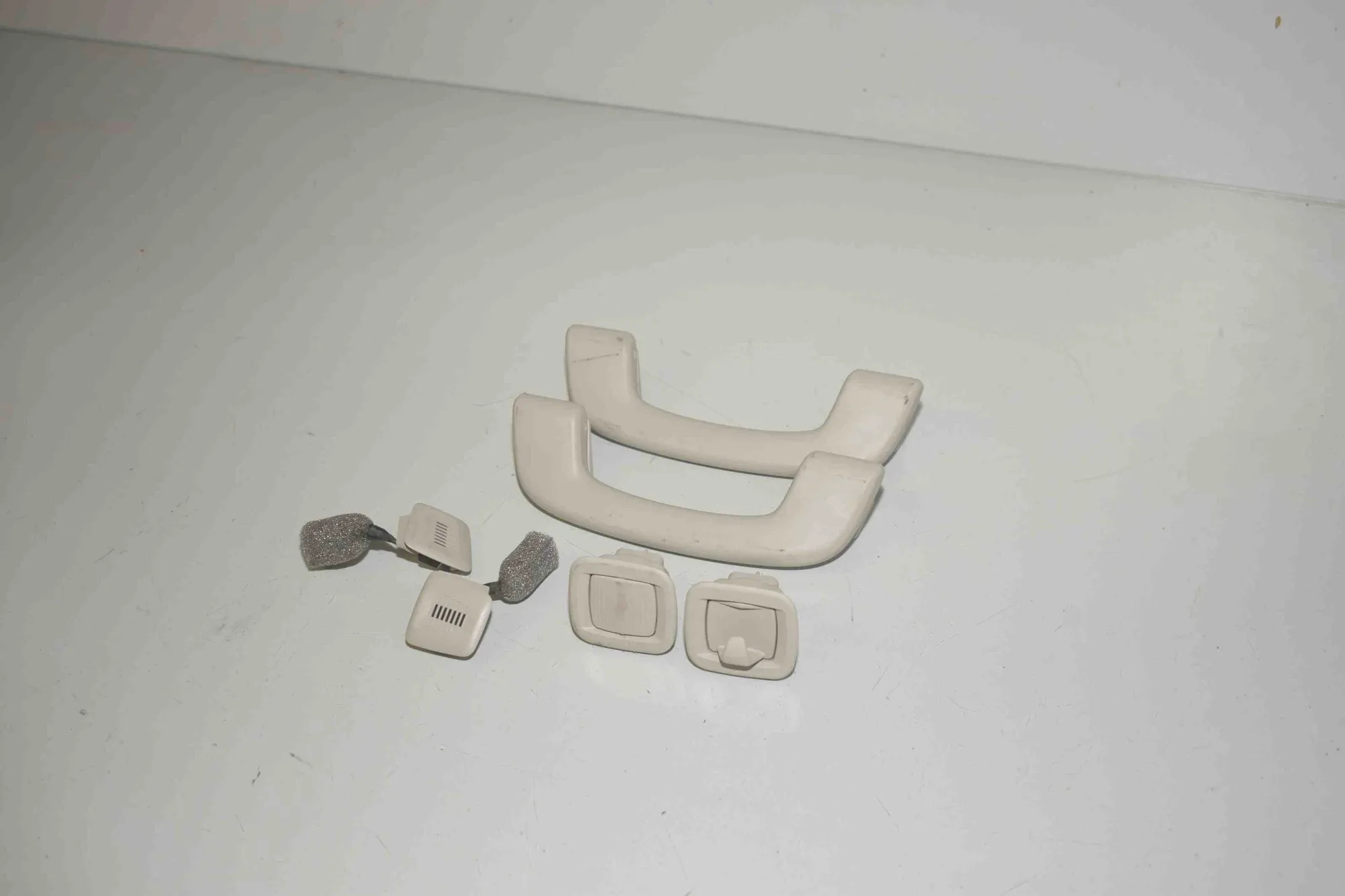 Interior Roof Handle Set – OEM 9263744 · BMW i3 (I01) Electric 2019 – 3