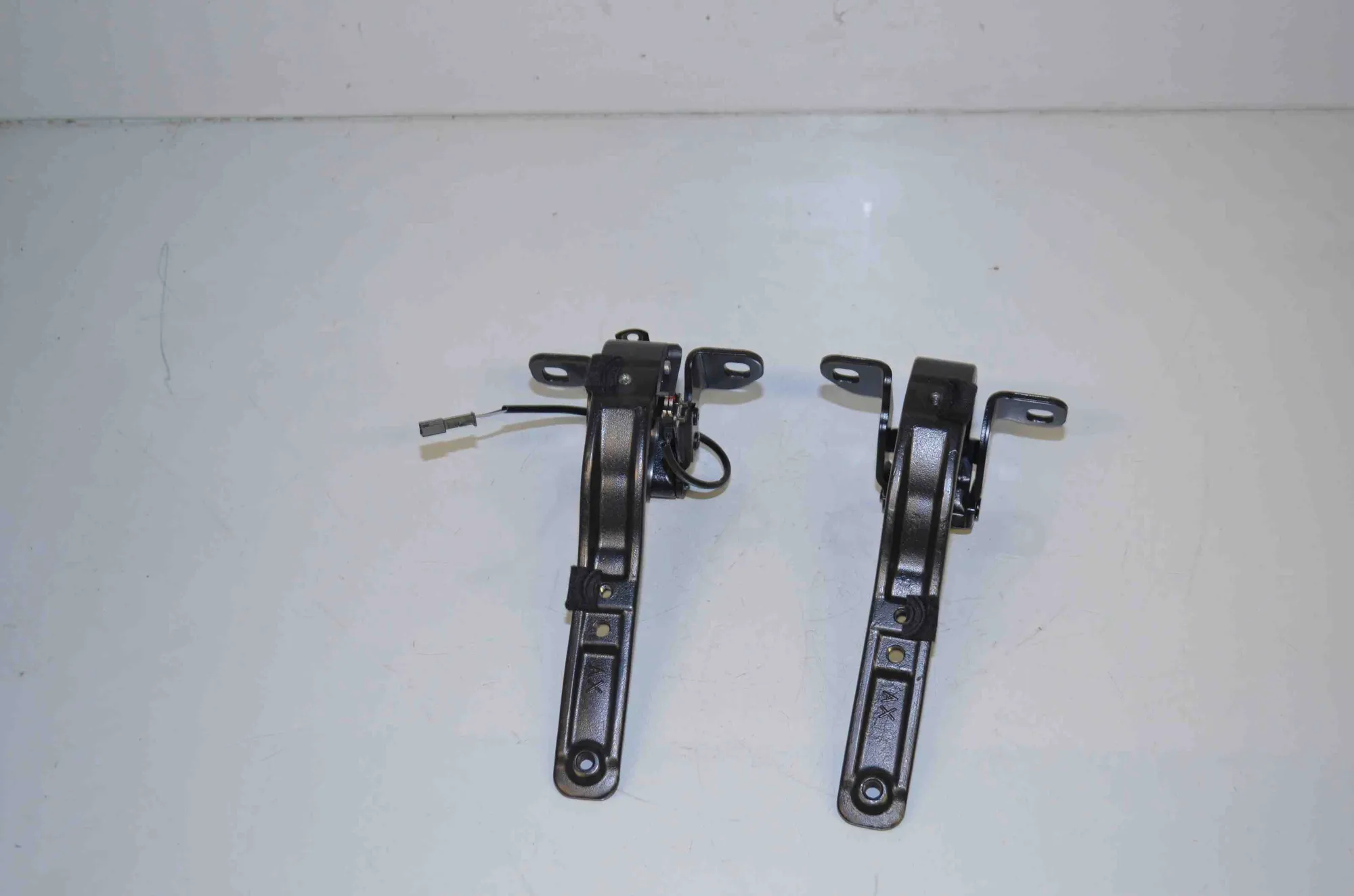 Left Side Bootlid Hinge – OEM 7296773 · BMW i3 (I01) Electric 2019