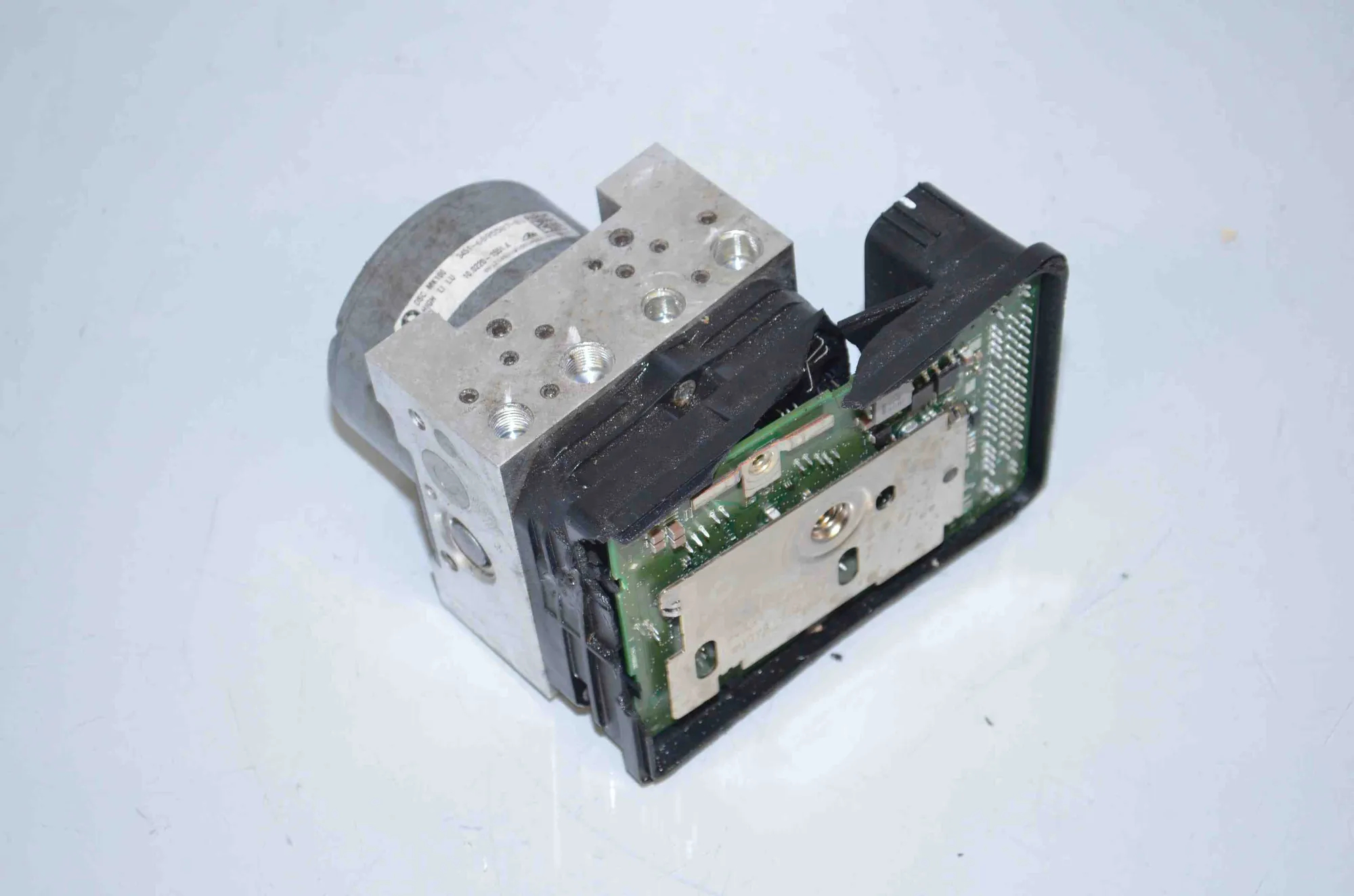 ABS Pump – OEM 6895507 · BMW i3 (I01) Electric 2019 – 4