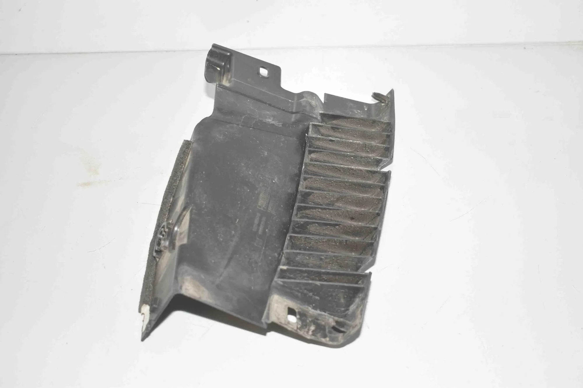 Rear Right Bumper Bracket – OEM 8091740 · BMW X7 (G07) BMW X7 (G07) xDrive 30 d 2019 – 2
