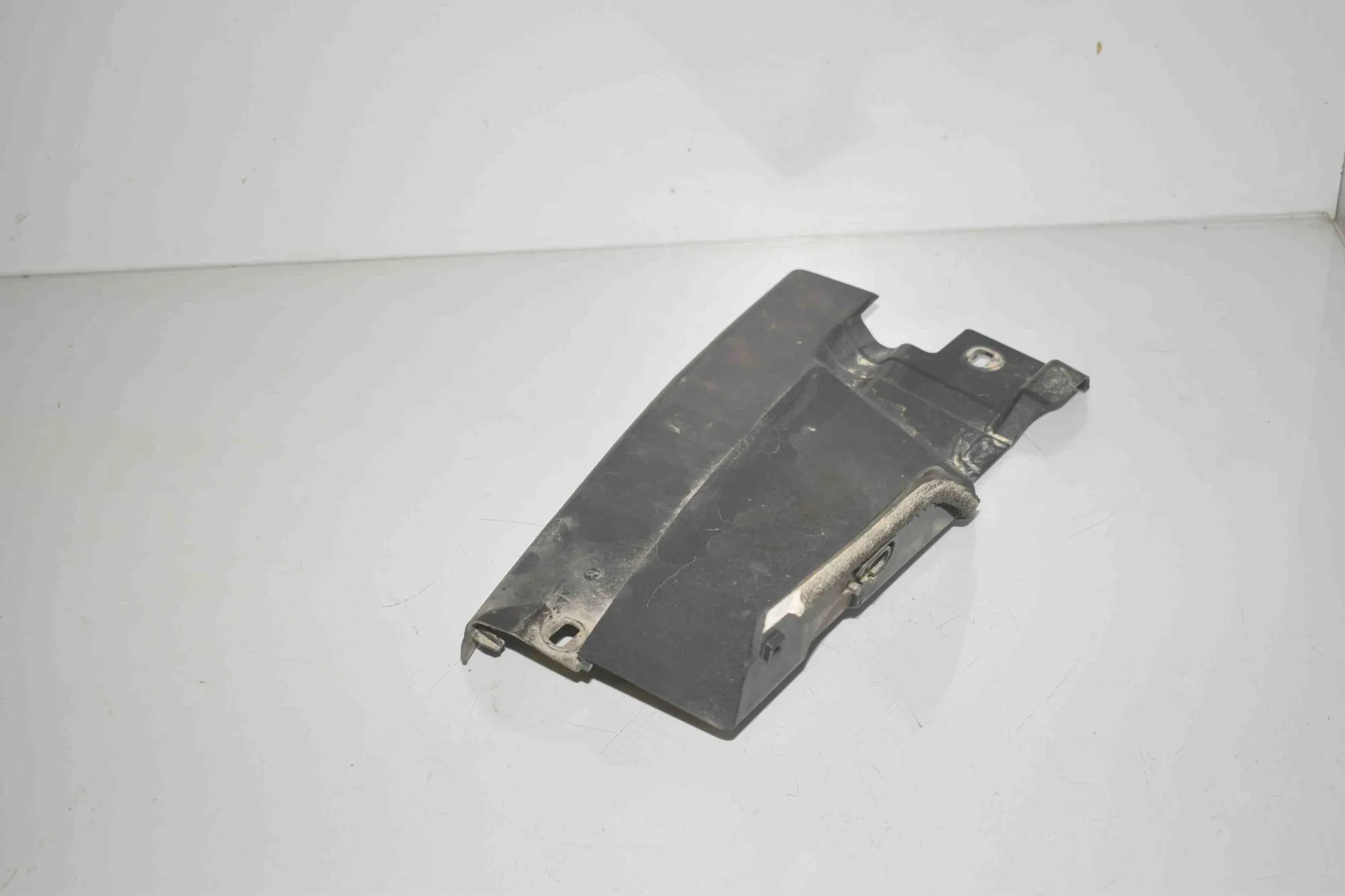 Rear Right Bumper Bracket – OEM 8091740 · BMW X7 (G07) BMW X7 (G07) xDrive 30 d 2019 – 3