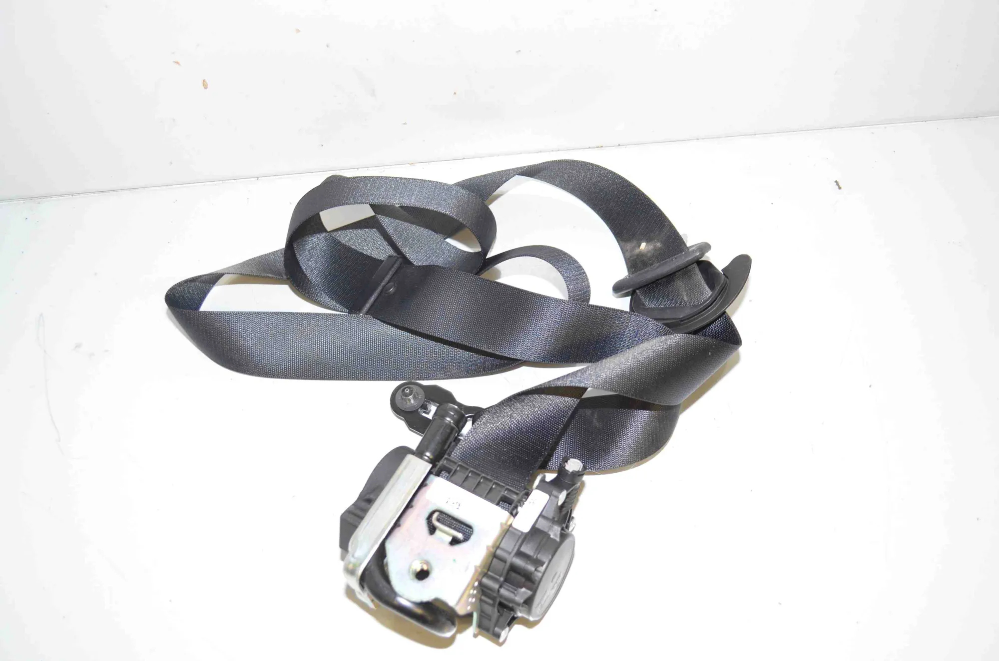 Front Left Seatbelt – OEM 5A32DF3 · BMW 7 (G70) BMW 7 (G70) 740i xDrive 2024 – 3