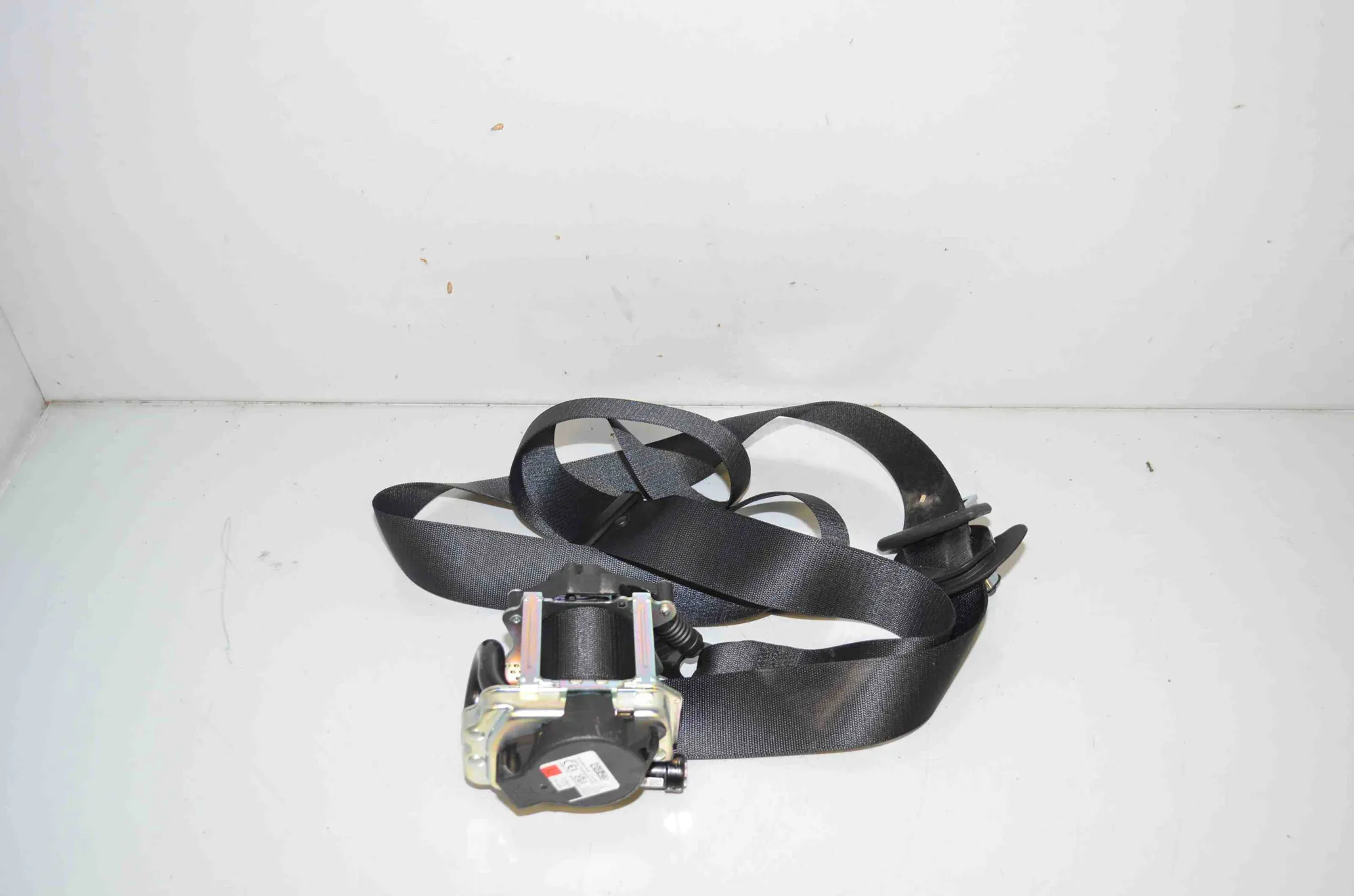 Front Left Seatbelt – OEM 5A32DF3 · BMW 7 (G70) BMW 7 (G70) 740i xDrive 2024 – 2