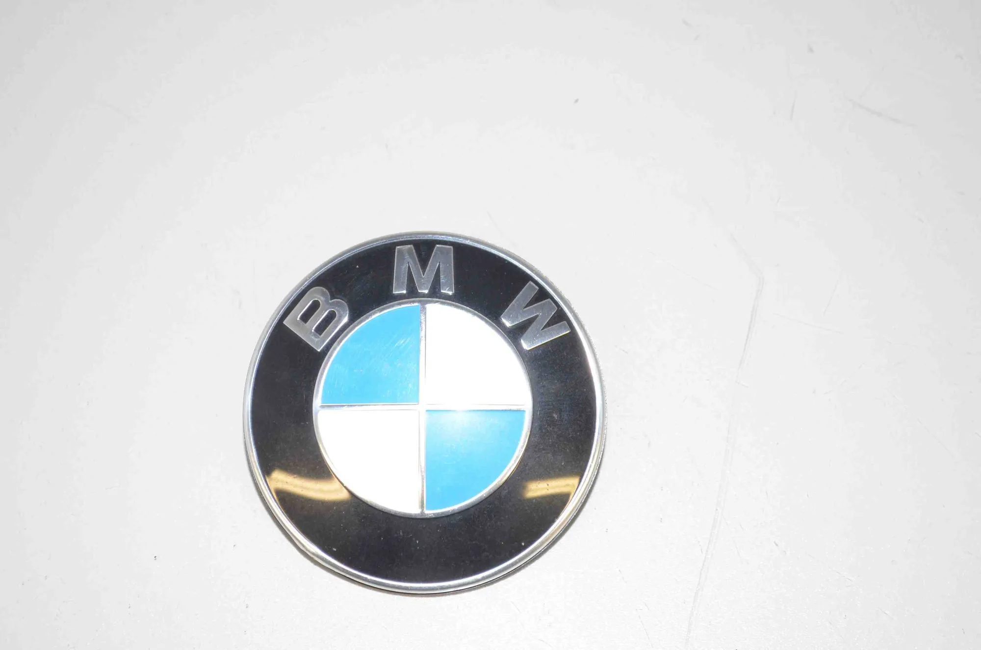 Car Manufacturer Badge Emblem – OEM 9880970 · BMW 7 (G70) BMW 7 (G70) 740i xDrive 2024