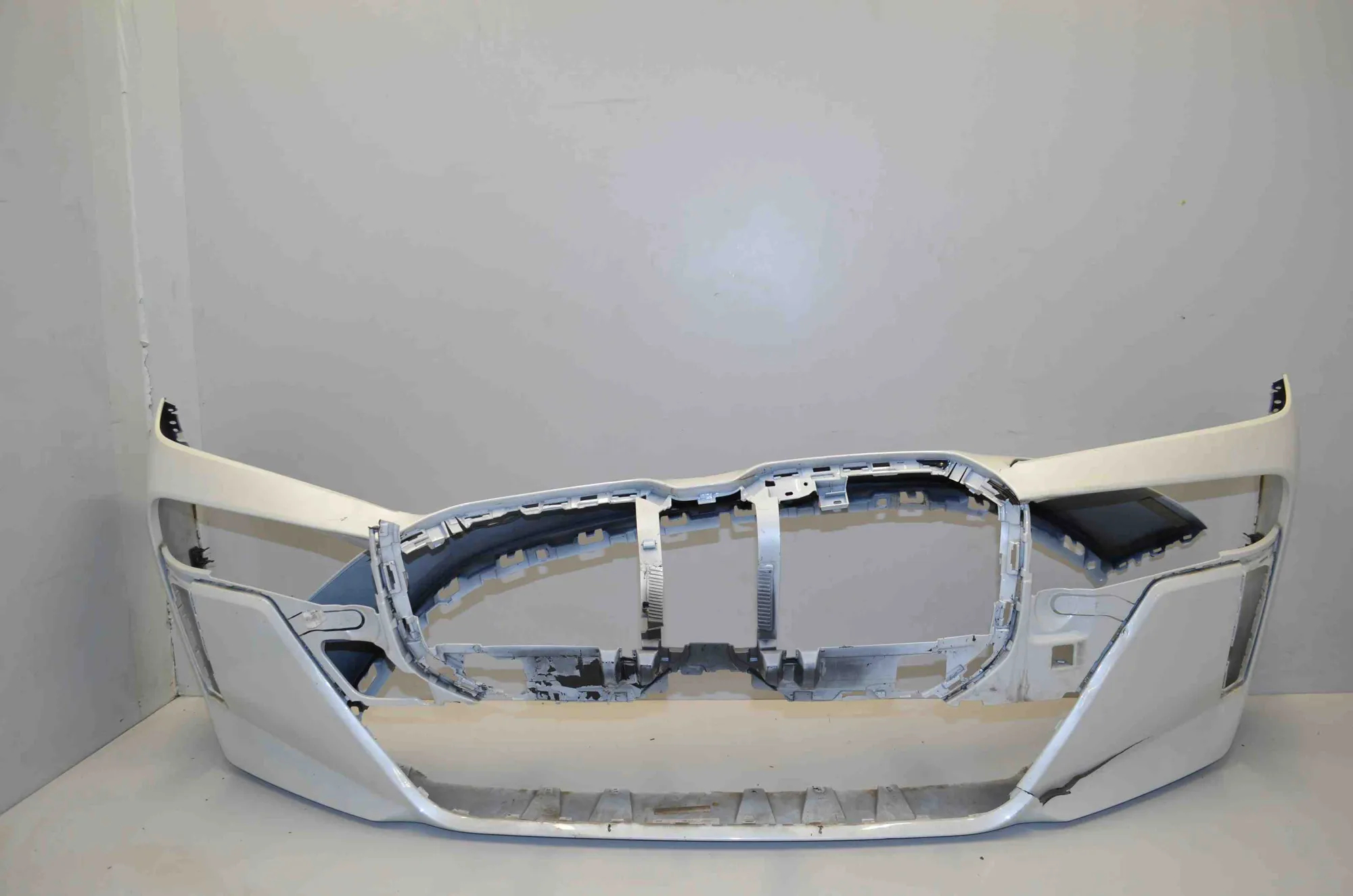 Front Bumper · BMW 7 (G70) BMW 7 (G70) 740i xDrive 2024 – 6