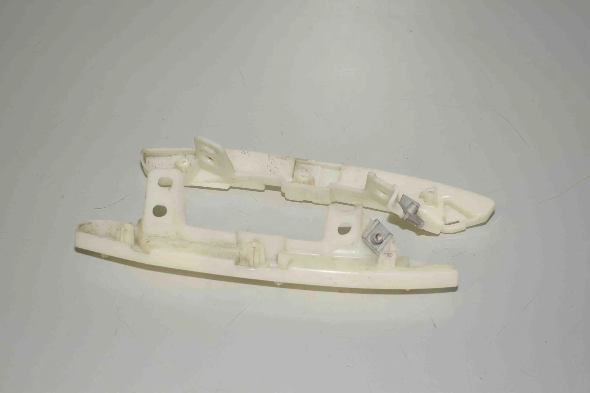 Bracket – OEM 9464049 · BMW 7 (G70) BMW 7 (G70) 740i xDrive 2025 – 2