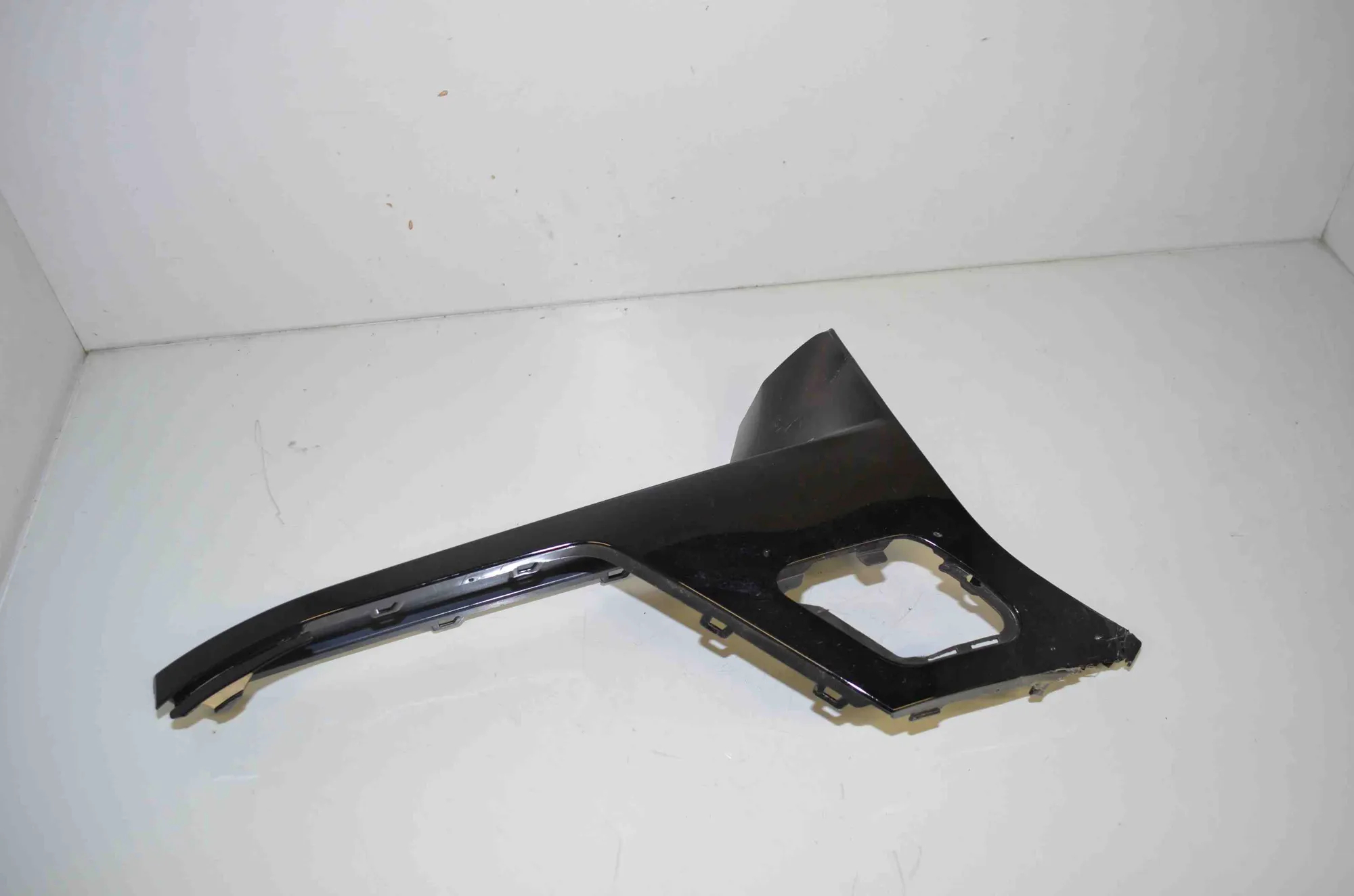 Other Trim Parts – OEM 8081602 · BMW 7 (G70) BMW 7 (G70) 740i xDrive 2024 – 4