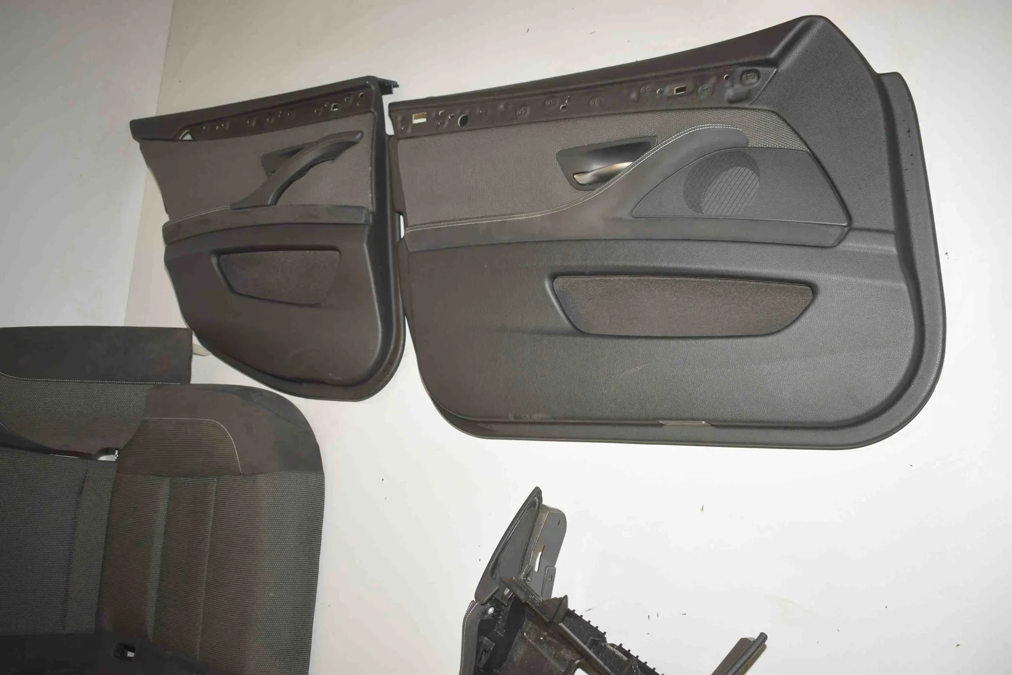 Seat set – OEM 000 · BMW 5 Touring (F11) 530 d xDrive 2011 – 10