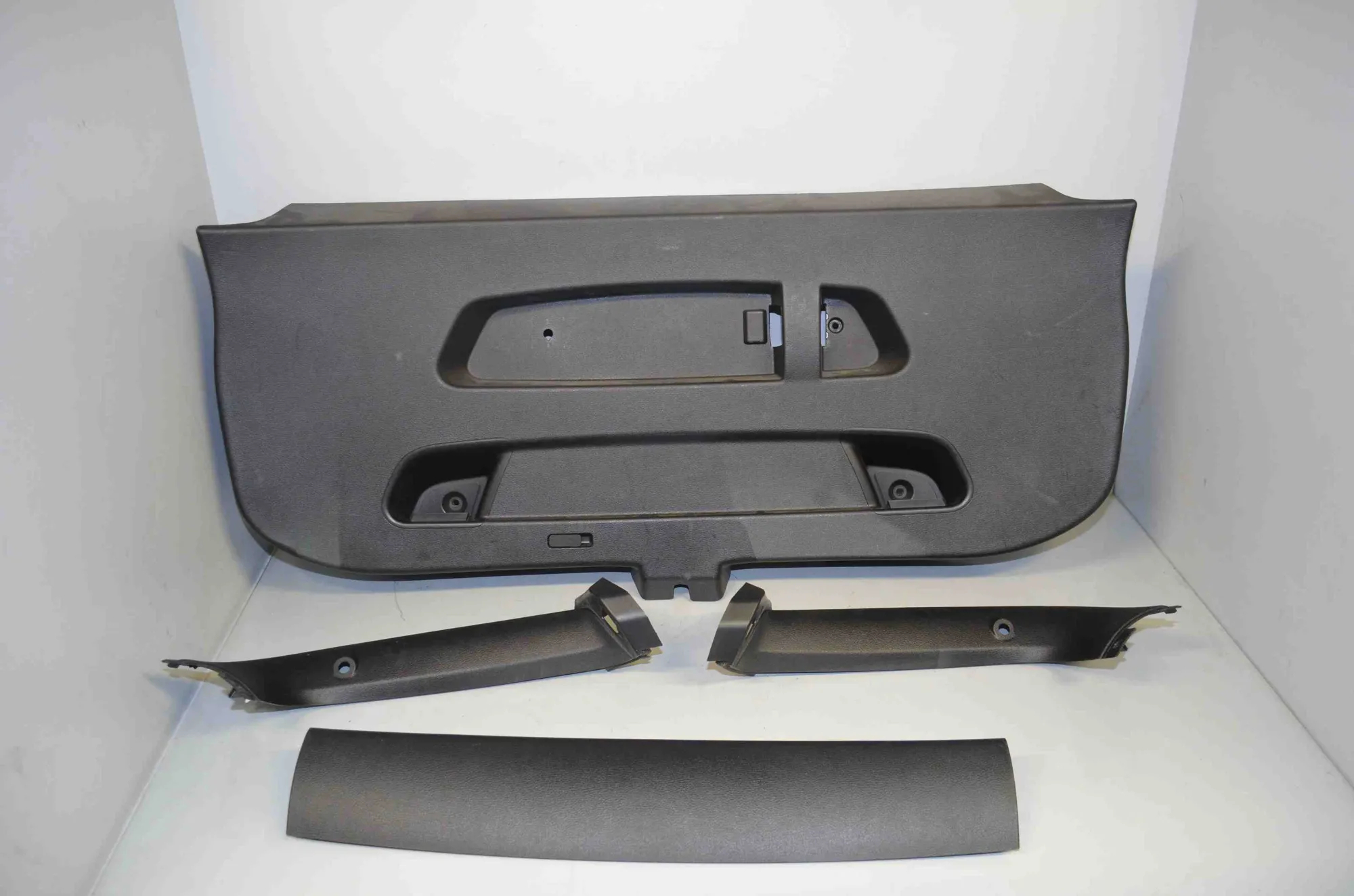 Tailgate Bootlid Cover Trim – OEM 2990128 · BMW X1 (E84) sDrive 20 i 2013