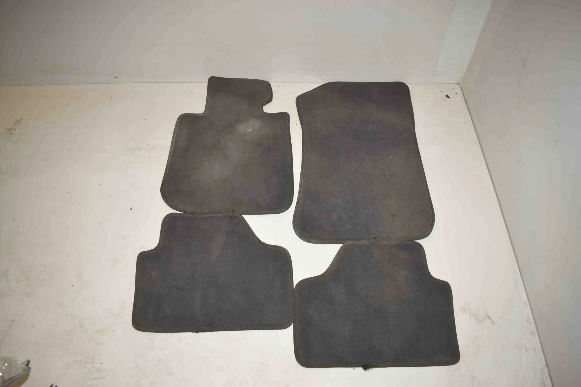 Floor Mat Set · BMW X1 (E84) sDrive 20 i 2013 – 2