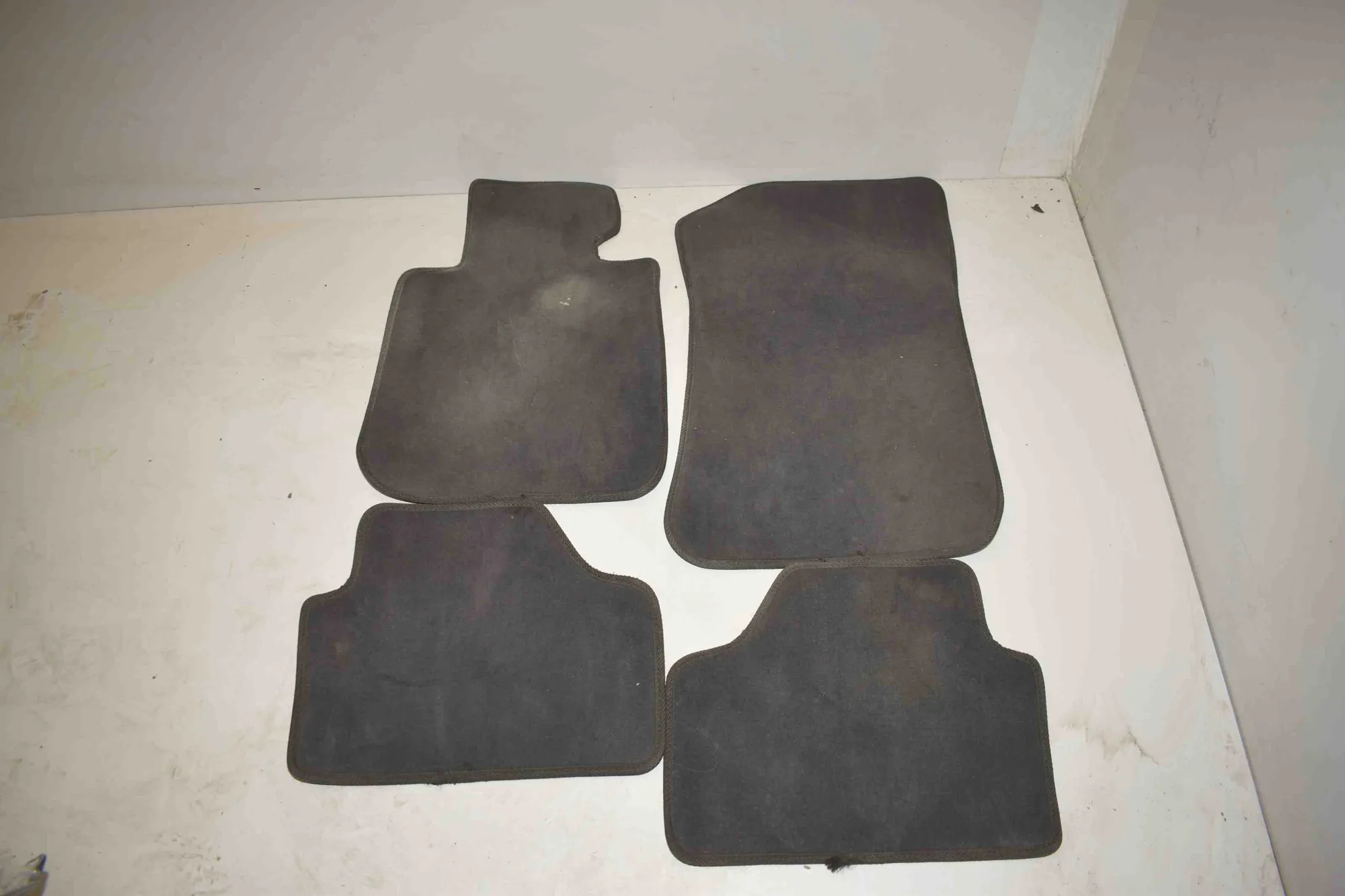 Floor Mat Set · BMW X1 (E84) sDrive 20 i 2013