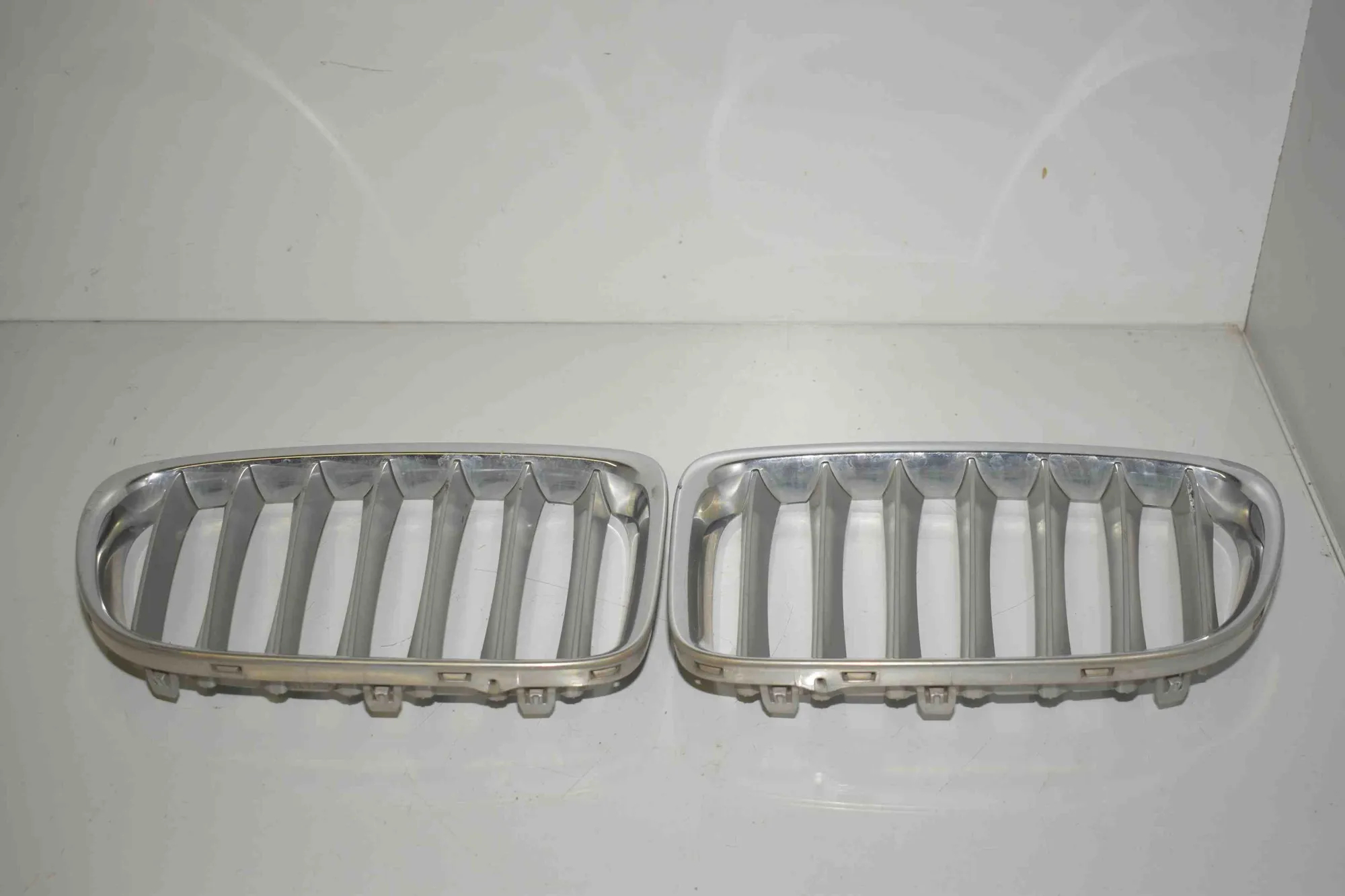 Grilles – OEM 7347669 · BMW X1 (E84) sDrive 20 i 2013 – 3