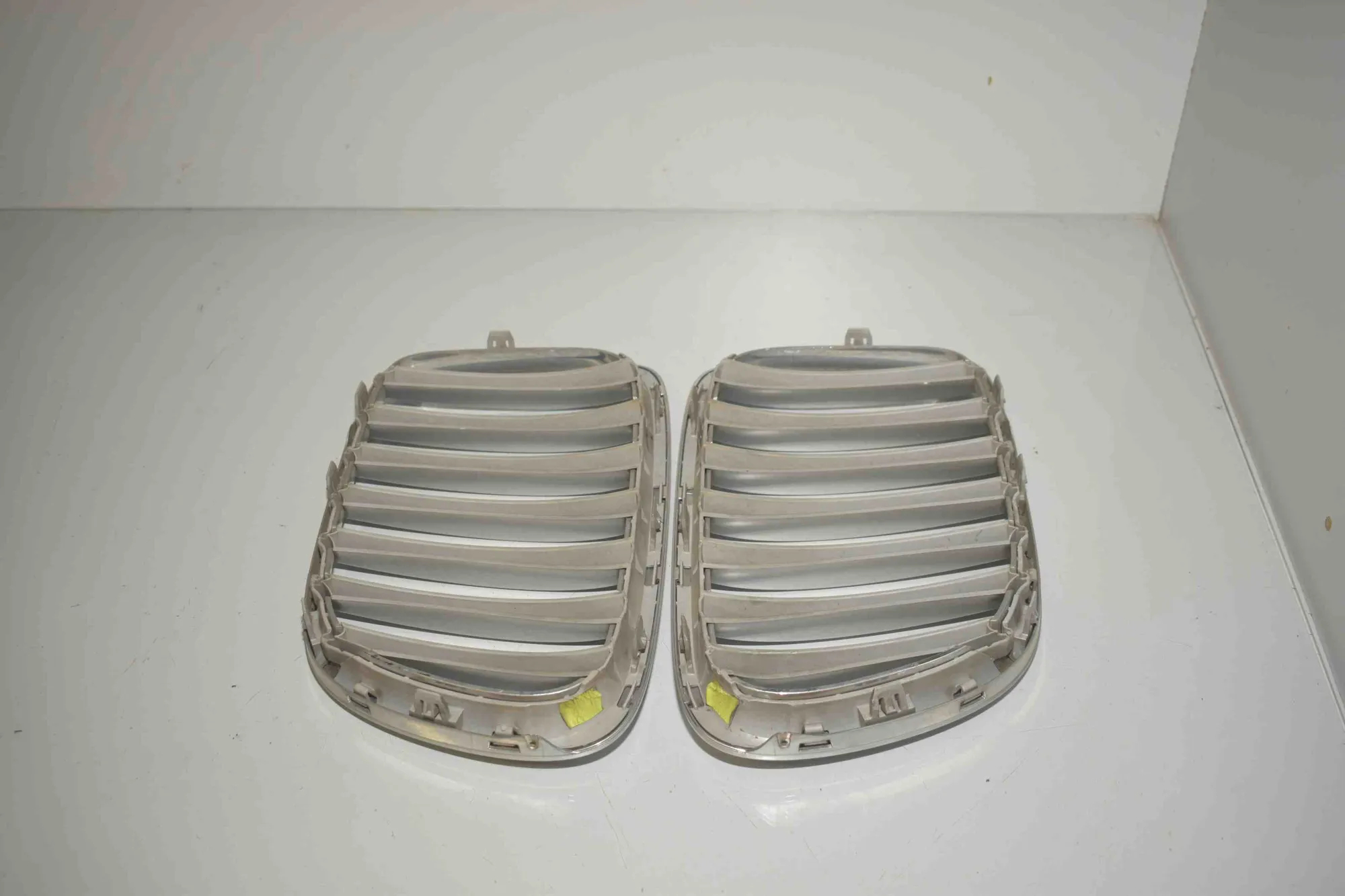 Grilles – OEM 7347669 · BMW X1 (E84) sDrive 20 i 2013 – 4
