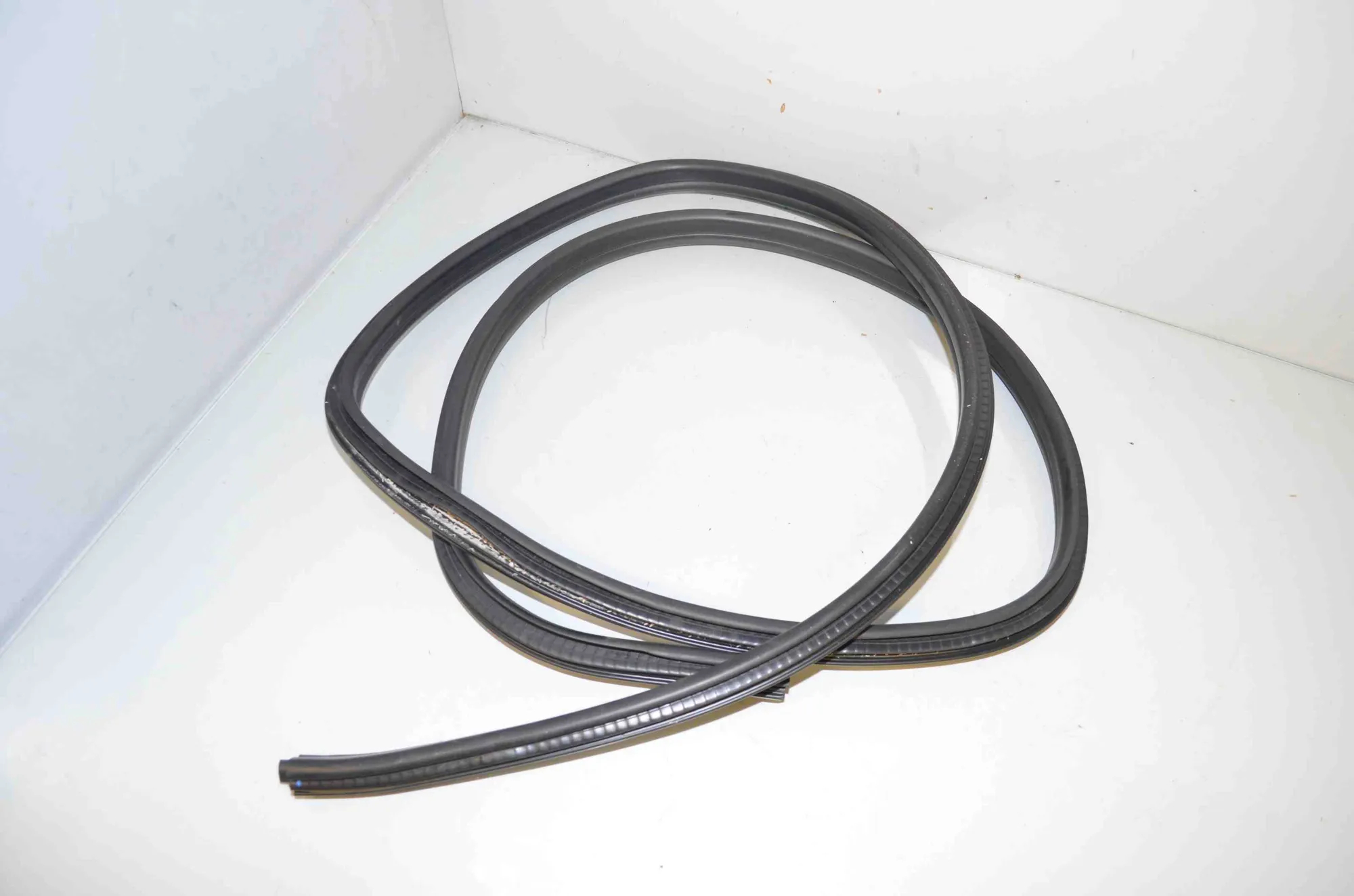 Rear Right Door Seal Rubber – OEM 2993436 · BMW X1 (E84) sDrive 20 i 2013 – 4