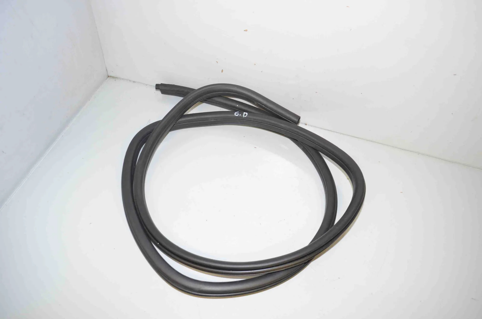 Rear Right Door Seal Rubber – OEM 2993436 · BMW X1 (E84) sDrive 20 i 2013