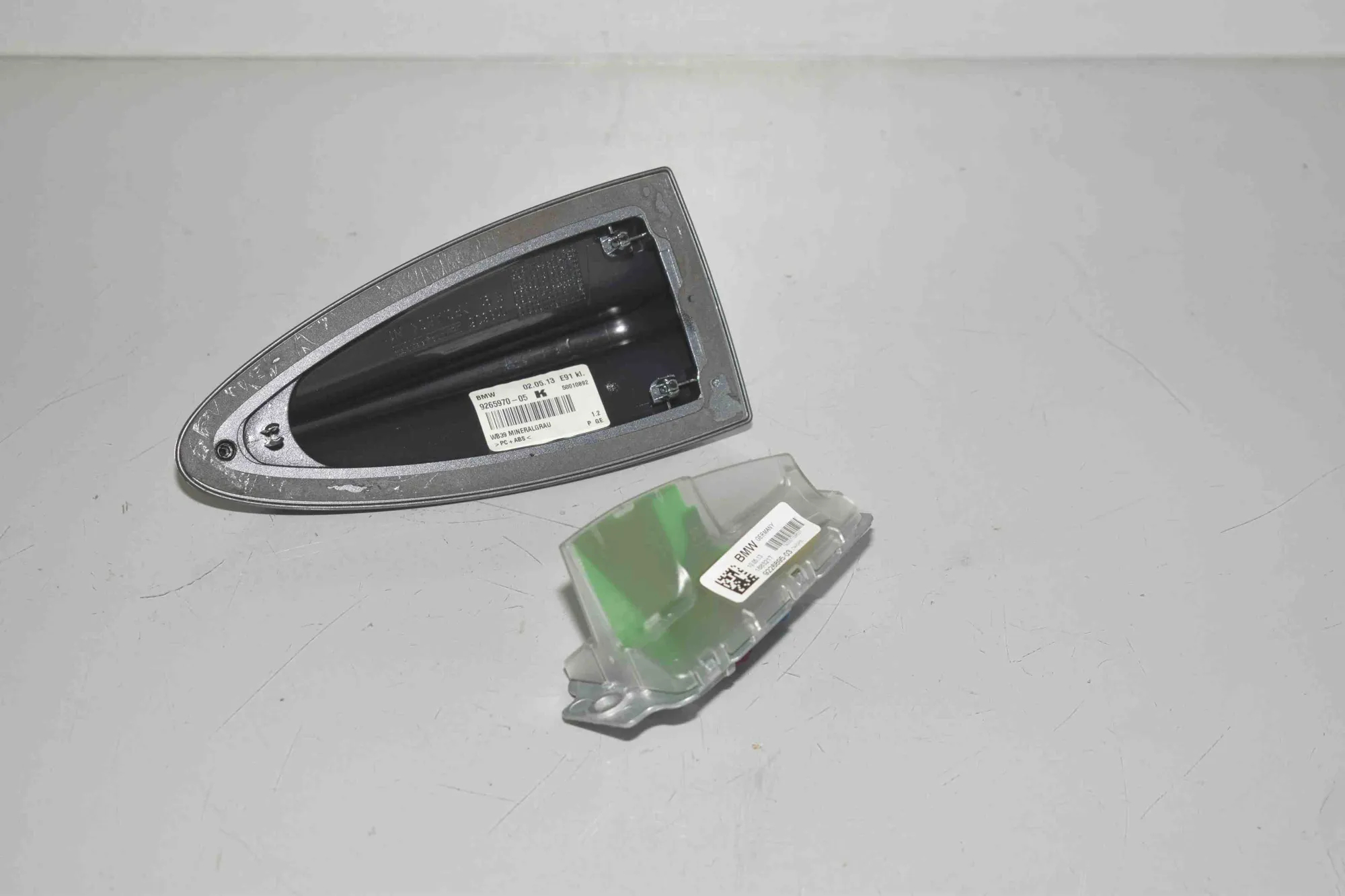 Antenna Trim – OEM 9265970 · BMW X1 (E84) sDrive 20 i 2013 – 3
