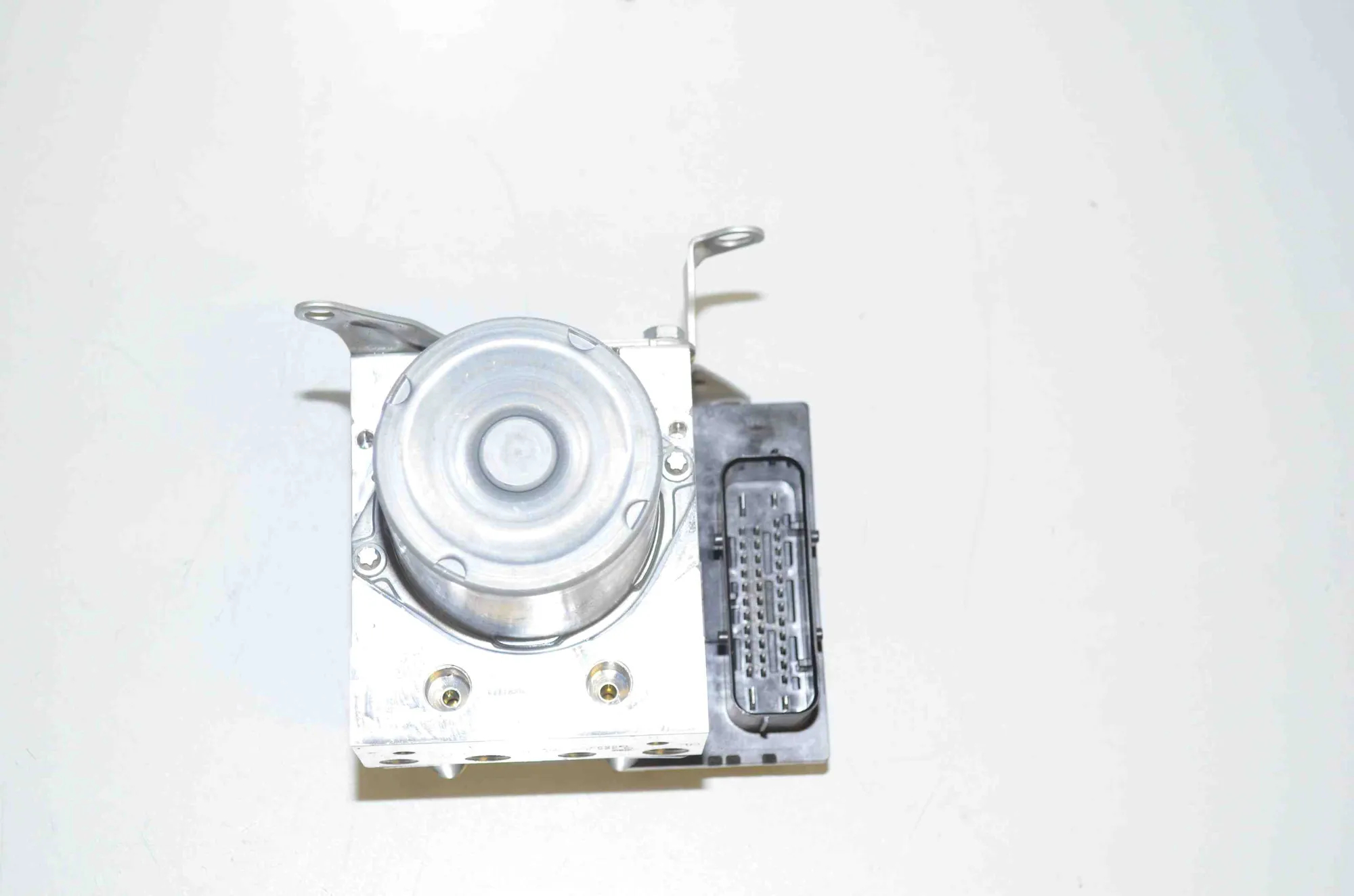 ABS Pump – OEM 6860214 · BMW X1 (E84) sDrive 20 i 2013 – 2