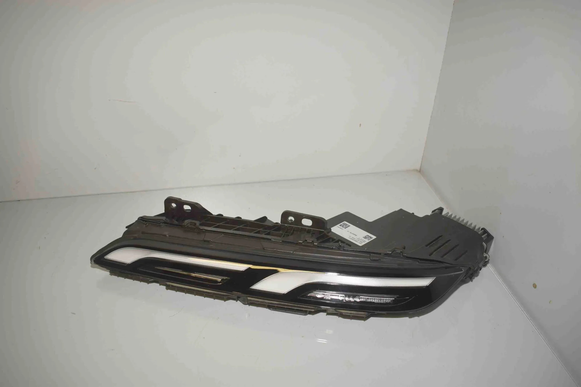 Front Right Headlight – OEM 9450079 · BMW 7 (G70) BMW 7 (G70) 740i xDrive 2025 – 13