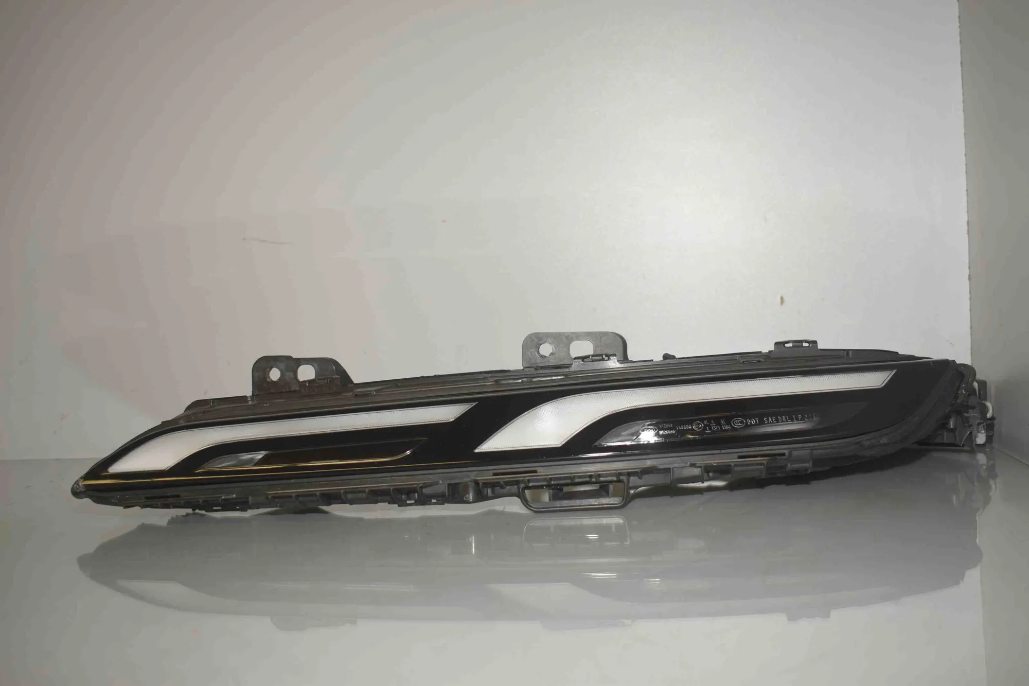 Front Right Headlight – OEM 9450079 · BMW 7 (G70) BMW 7 (G70) 740i xDrive 2025 – 12