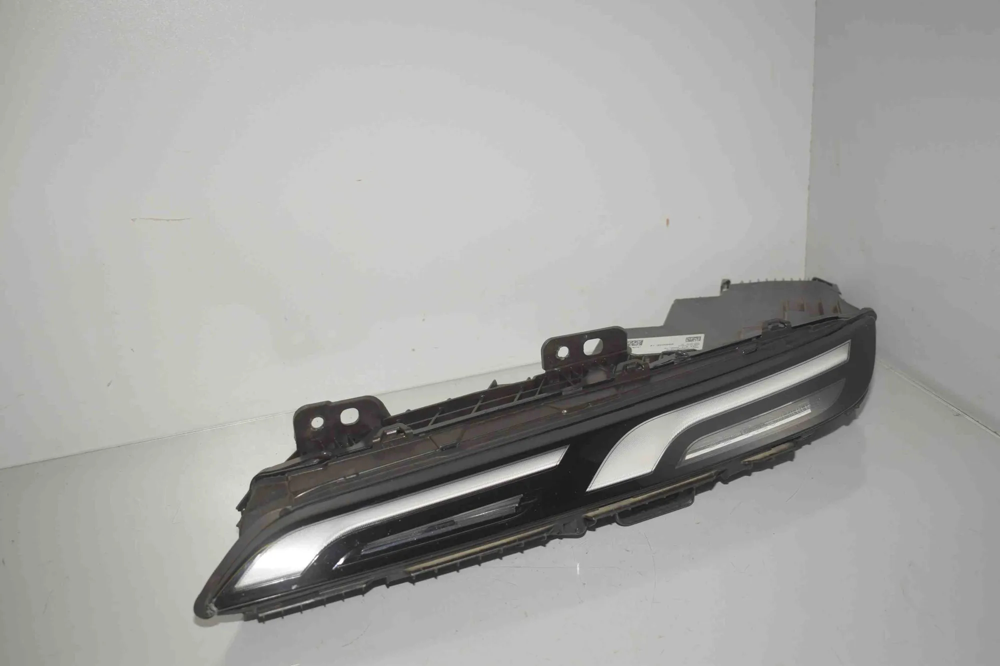 Front Right Headlight – OEM 9450079 · BMW 7 (G70) BMW 7 (G70) 740i xDrive 2025 – 7