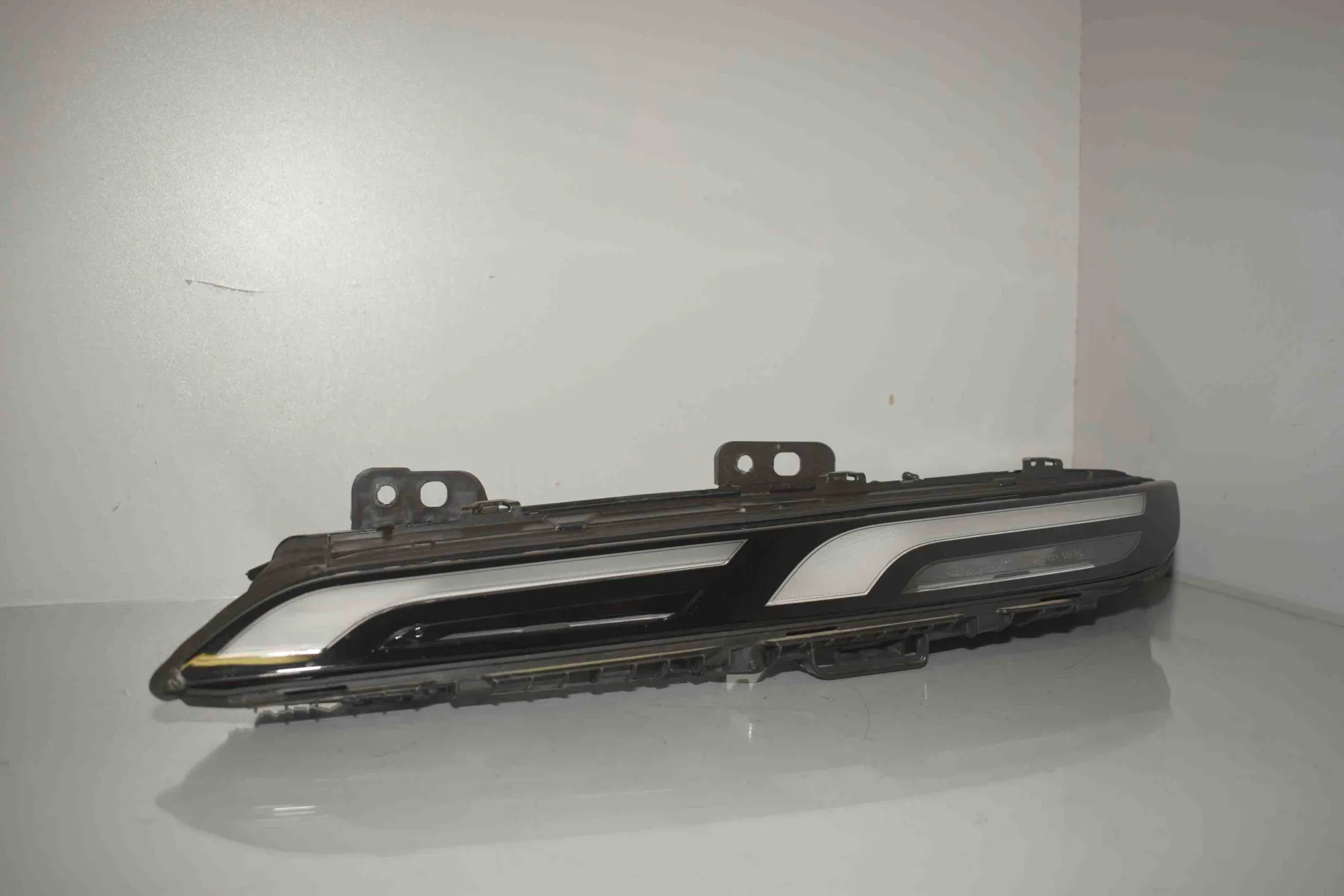 Front Right Headlight – OEM 9450079 · BMW 7 (G70) BMW 7 (G70) 740i xDrive 2025 – 11