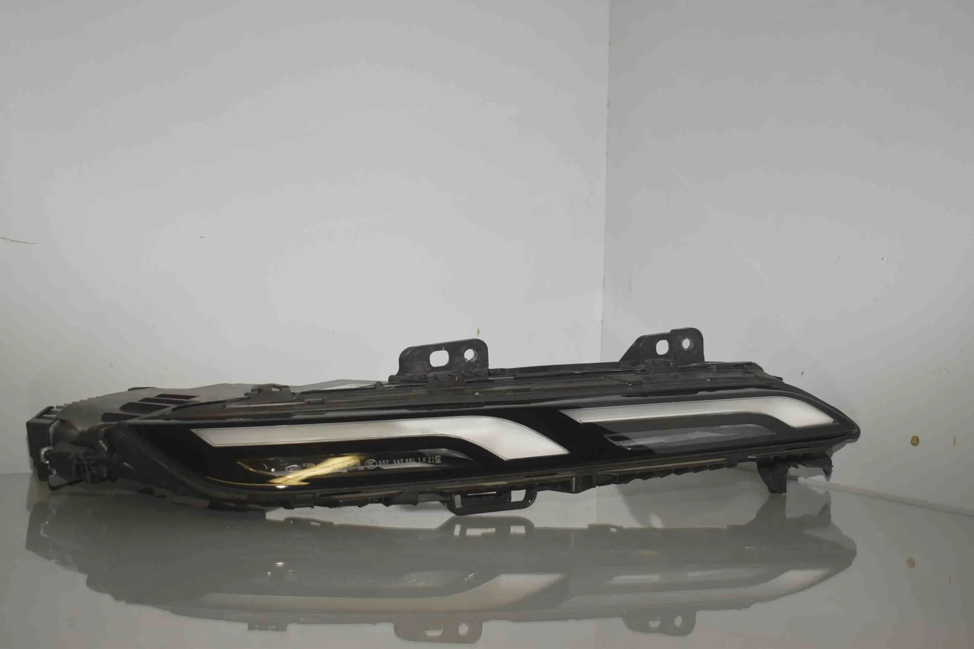 Front Left Headlight – OEM 9450080 · BMW 7 (G70) BMW 7 (G70) 740i xDrive 2025 – 5